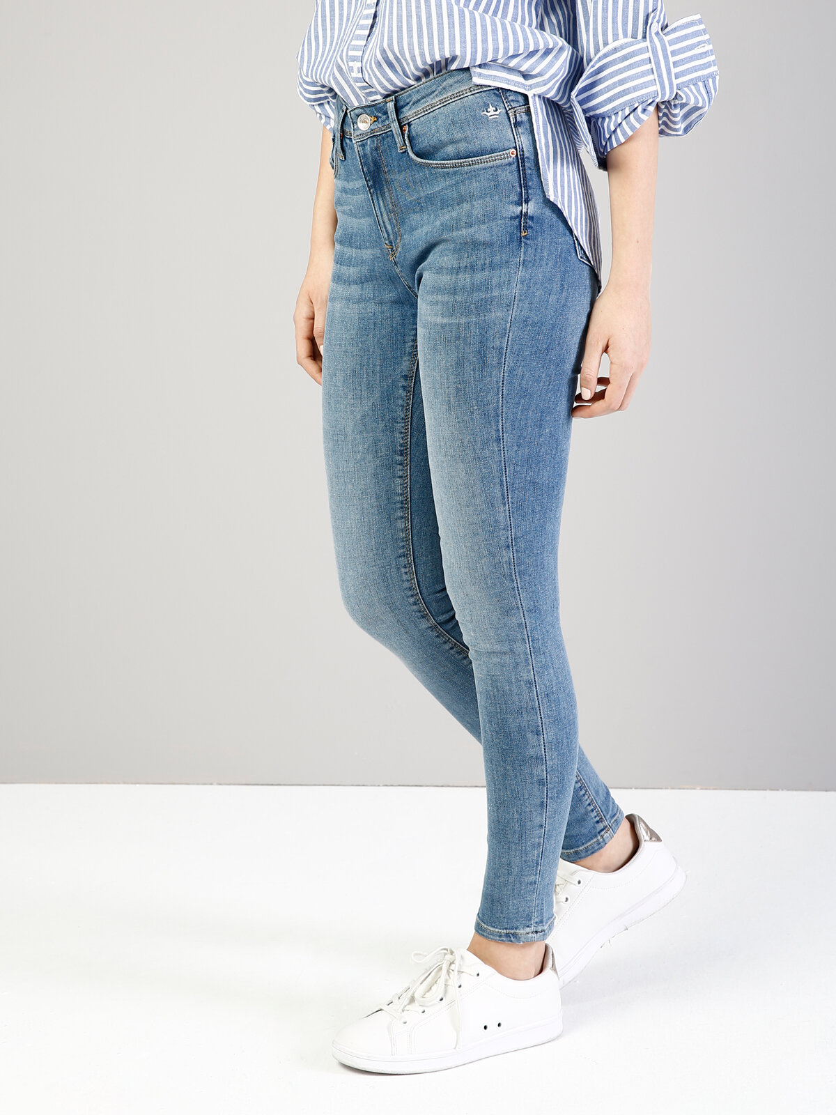 759 Lara Super Slim Fit Orta Bel Dar Paça Kadın Mavi Jean Pantolon Cl1035523