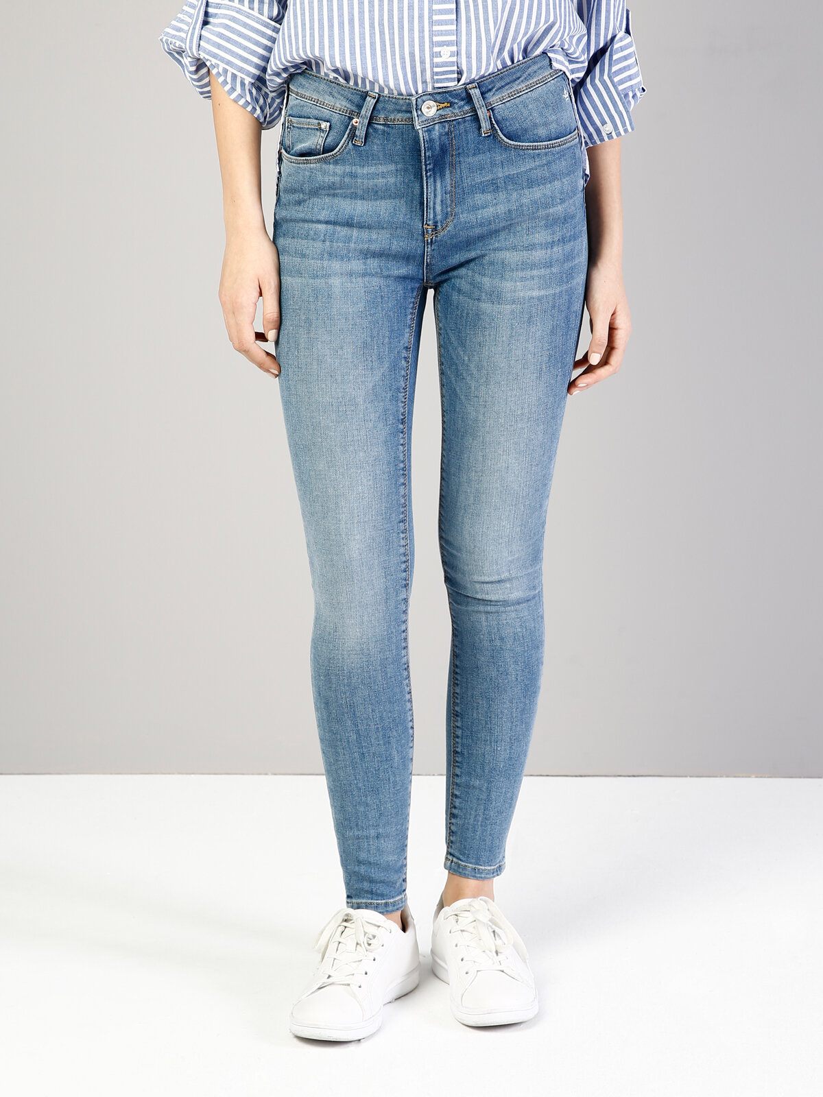 759 Lara Super Slim Fit Orta Bel Dar Paça Kadın Mavi Jean Pantolon Cl1035523
