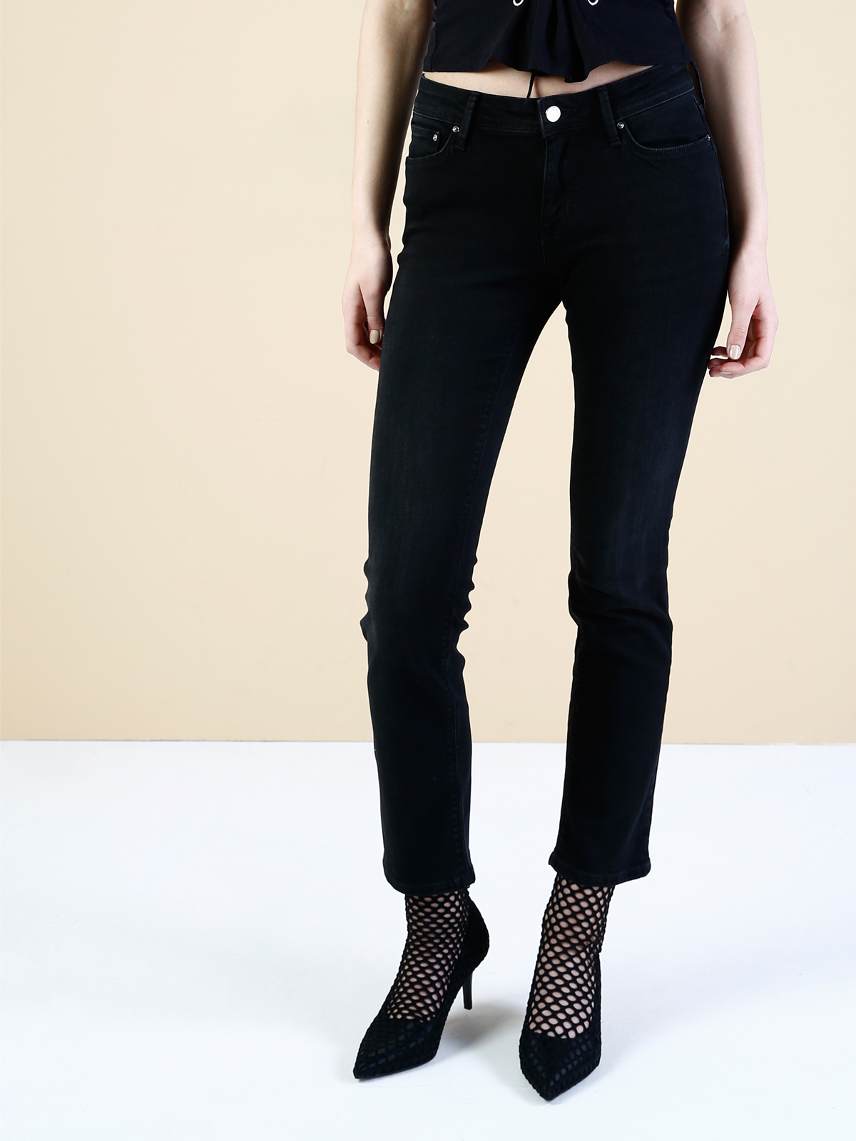 792 Mıla Regular Fit Orta Bel Düz Paça Kadın Siyah Jean Pantolon Cl1033863