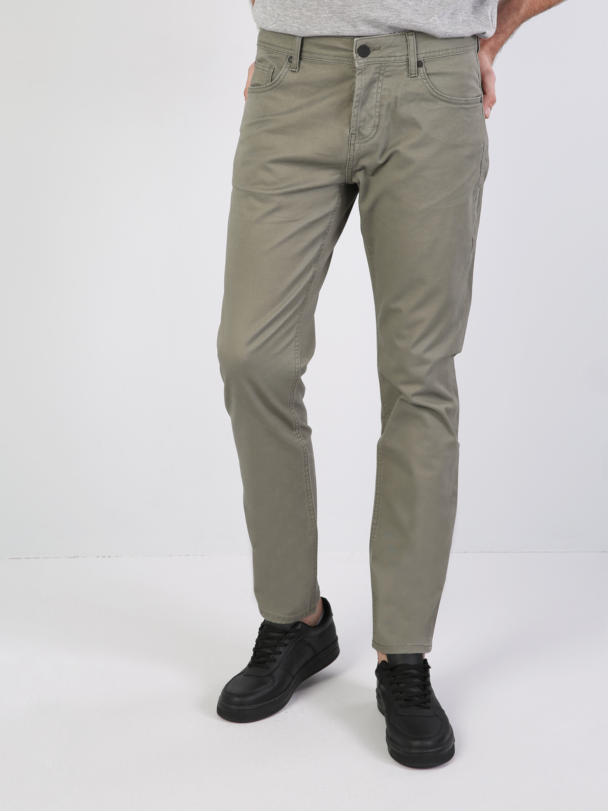 Colins Straight Fit Orta Bel Düz Paça Erkek Yeşil Pantolon. 1