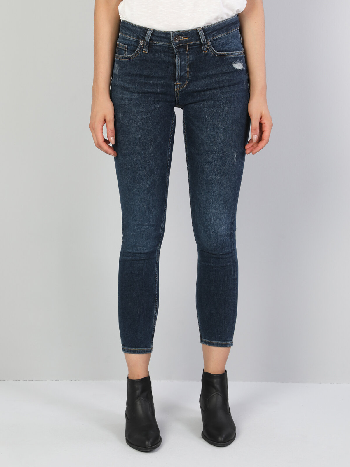 Super Slim Fit Orta Bel Dar Paça Kadın Koyu İndigo Jean Pantolon