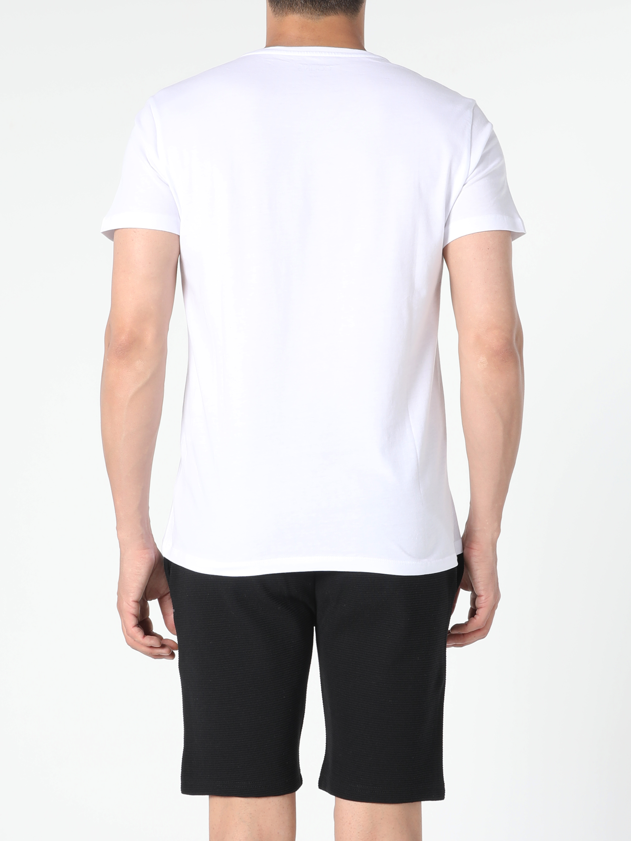 Regular Fit Yuvarlak Yaka  Erkek Beyaz Kısa Kol Tişört Cl1052836