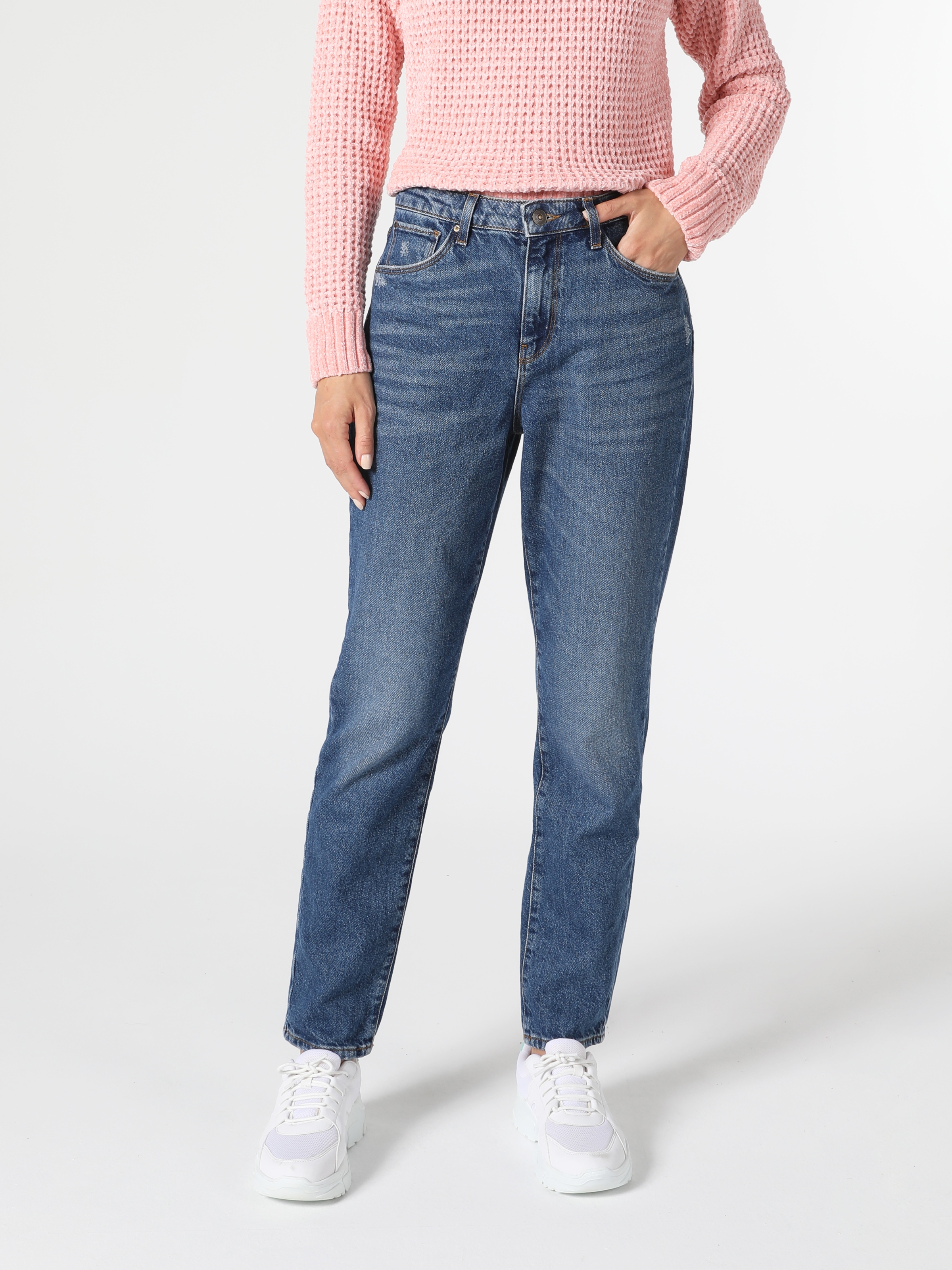 Slim Fit Orta Bel Daralan Paça Kadın Denim Jean Pantolon