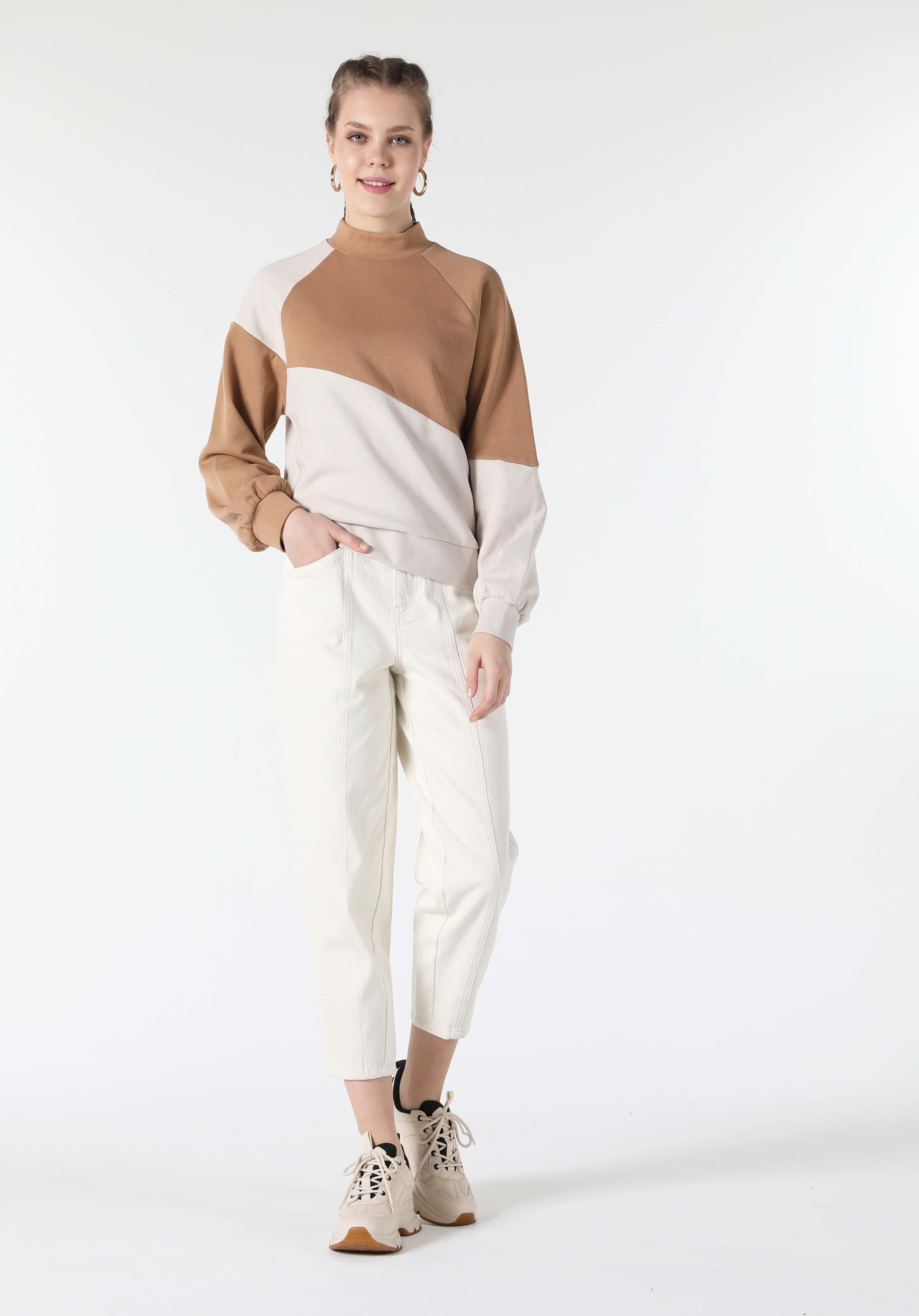 Regular Fit Balıkçı Yaka İki Renkli Bej Kadın Sweatshirt