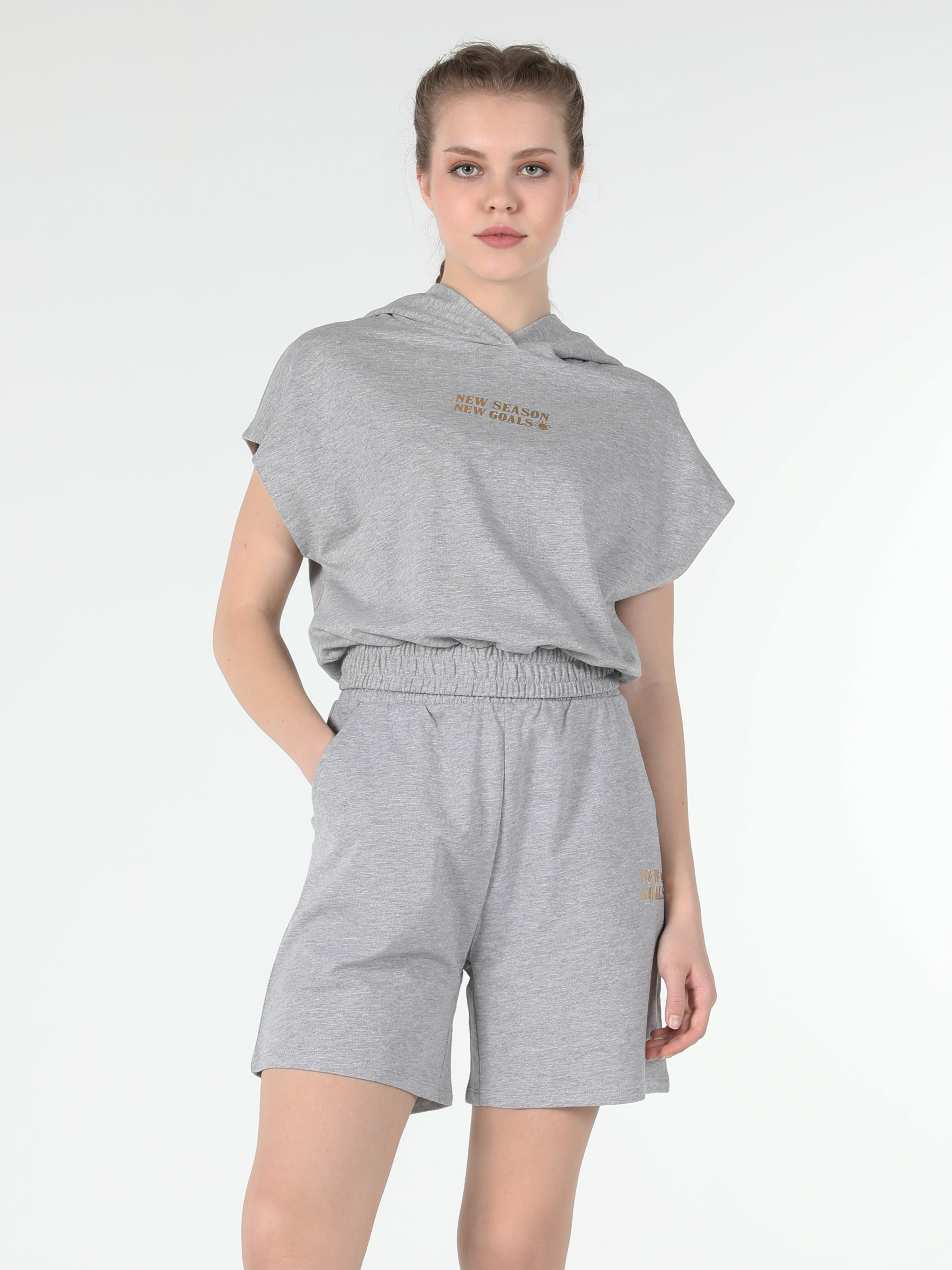 Regular Fit Kapüşonlu Baskılı Kadın Gri Sweatshirt