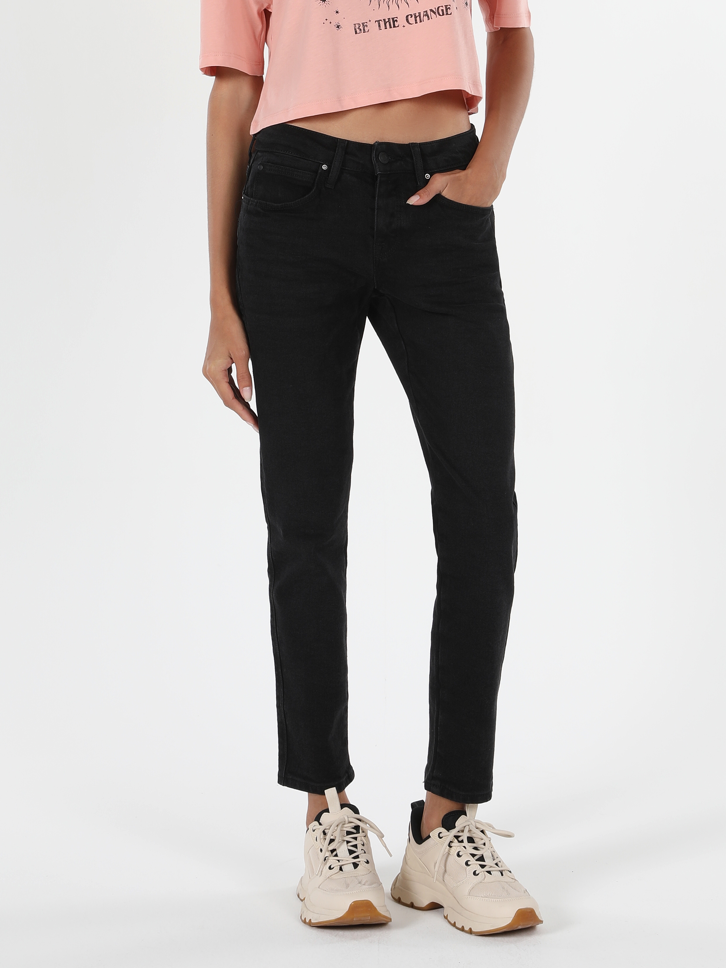 Slim Boyfriend Fit Orta Bel Daralan Paça Kadın İndigo Jean Pantolon