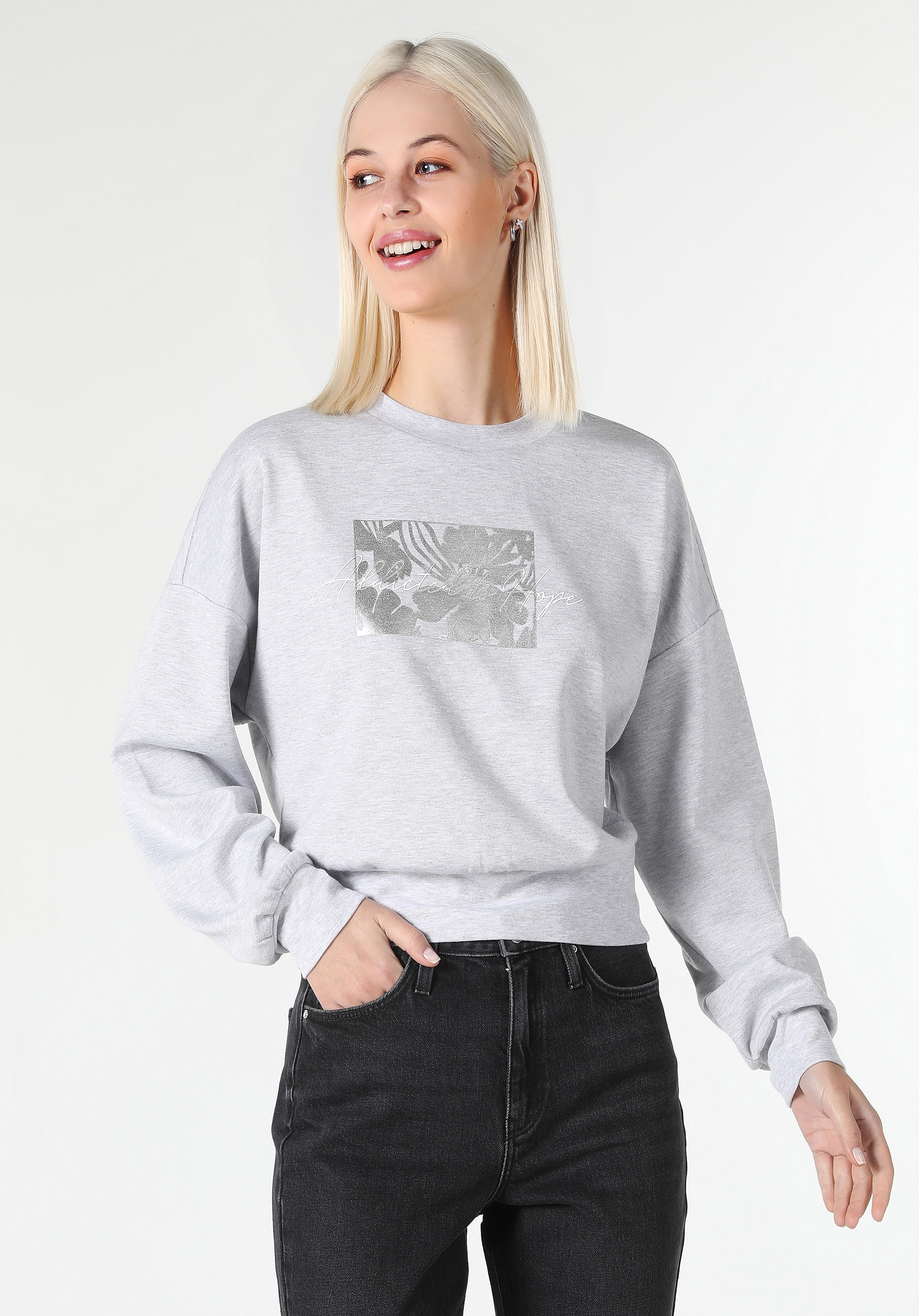 Regular Fit Yuvarlak Yaka Baskılı Kadın Gri Sweatshirt Cl1061934