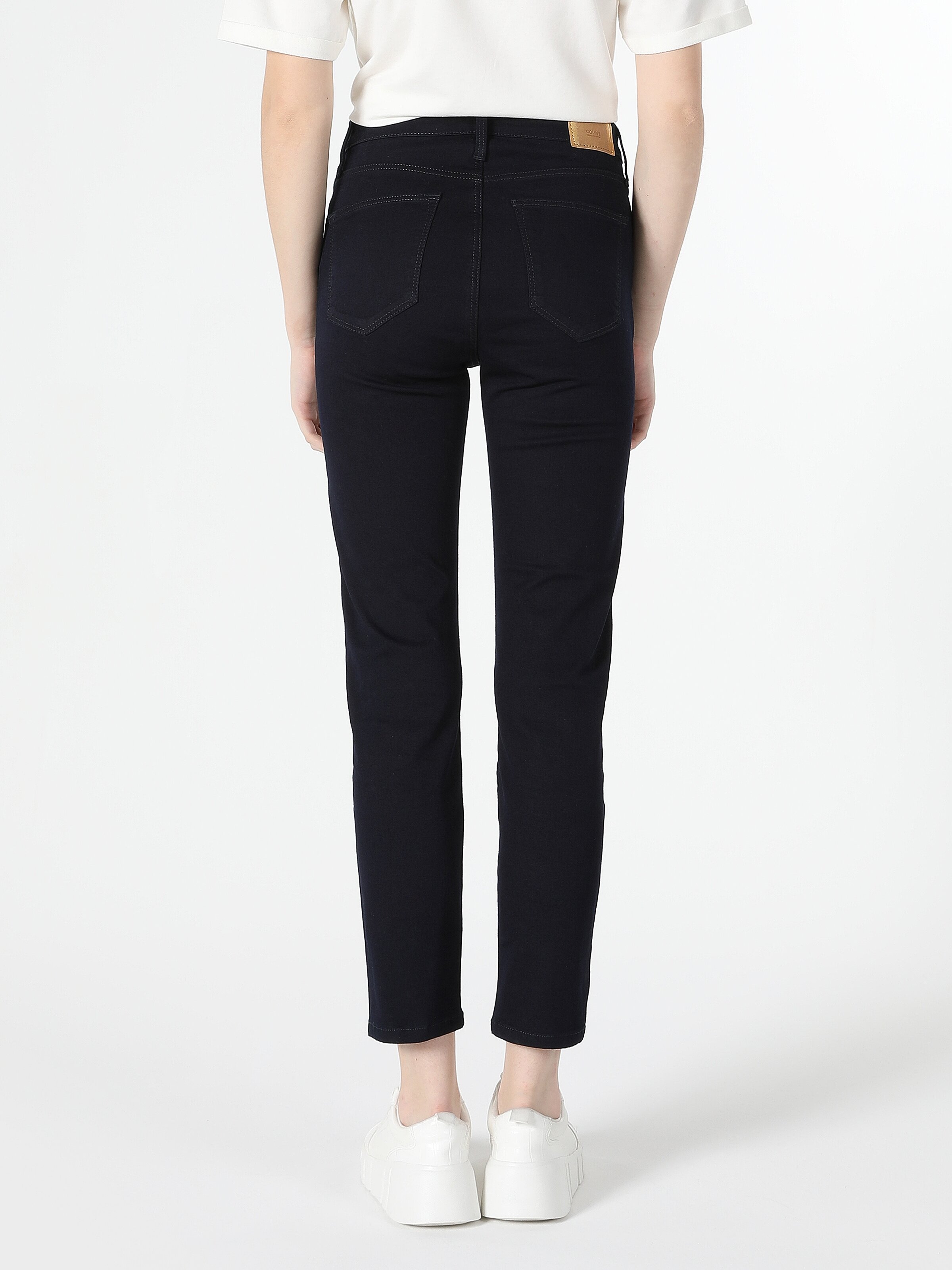 Slim Fit Orta Bel Düz Paça Kadın Denim Jean Pantolon