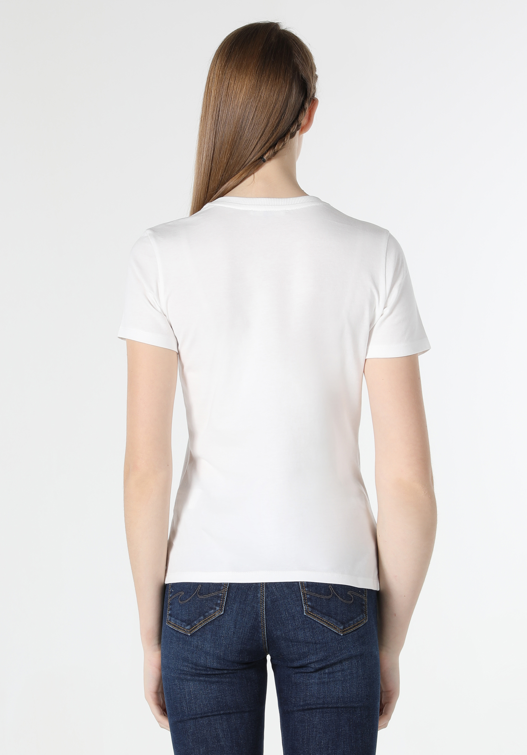 Slim Fit Yuvarlak Yaka  Kadın Beyaz Kısa Kol Tişört