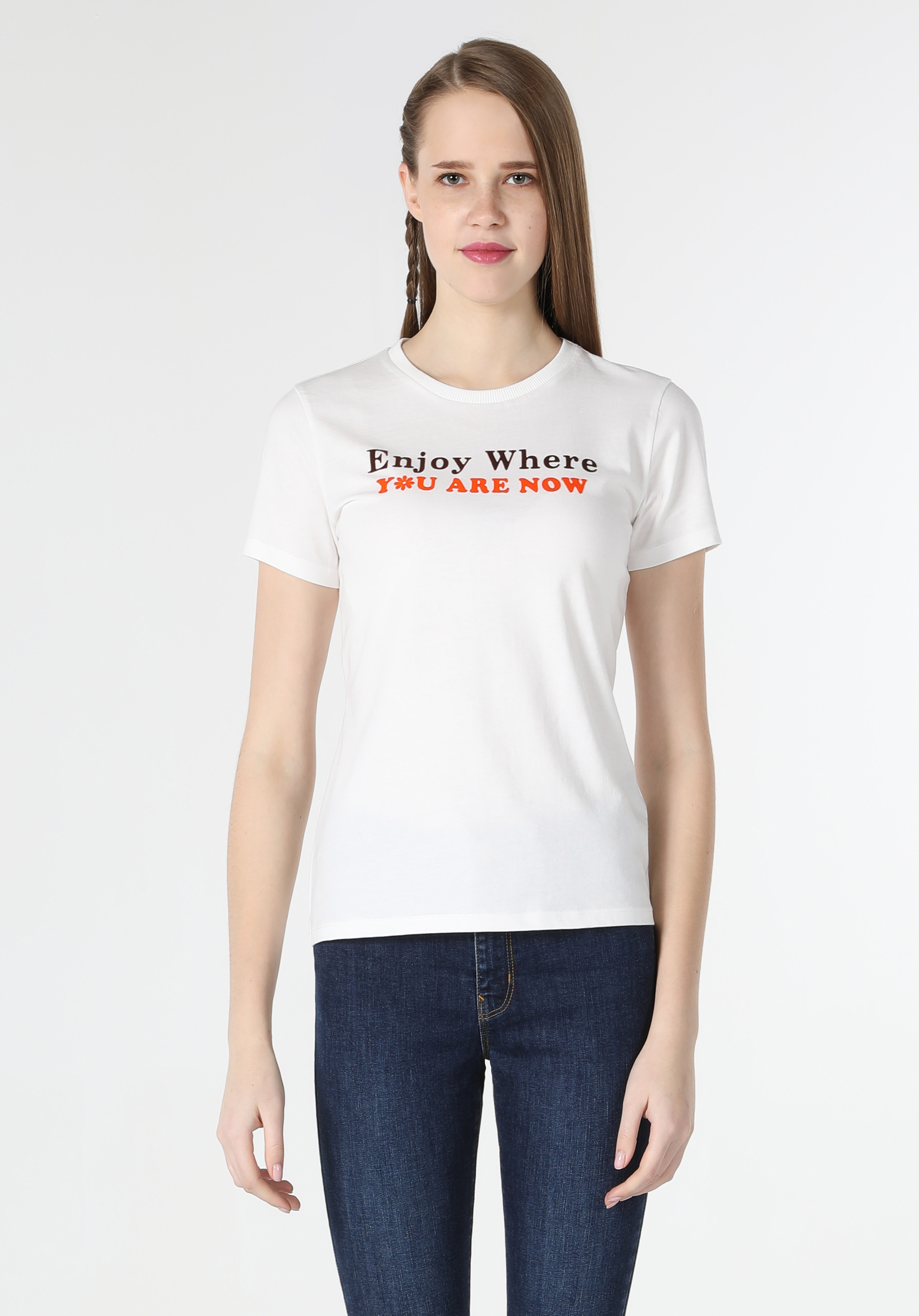 Slim Fit Yuvarlak Yaka  Kadın Beyaz Kısa Kol Tişört