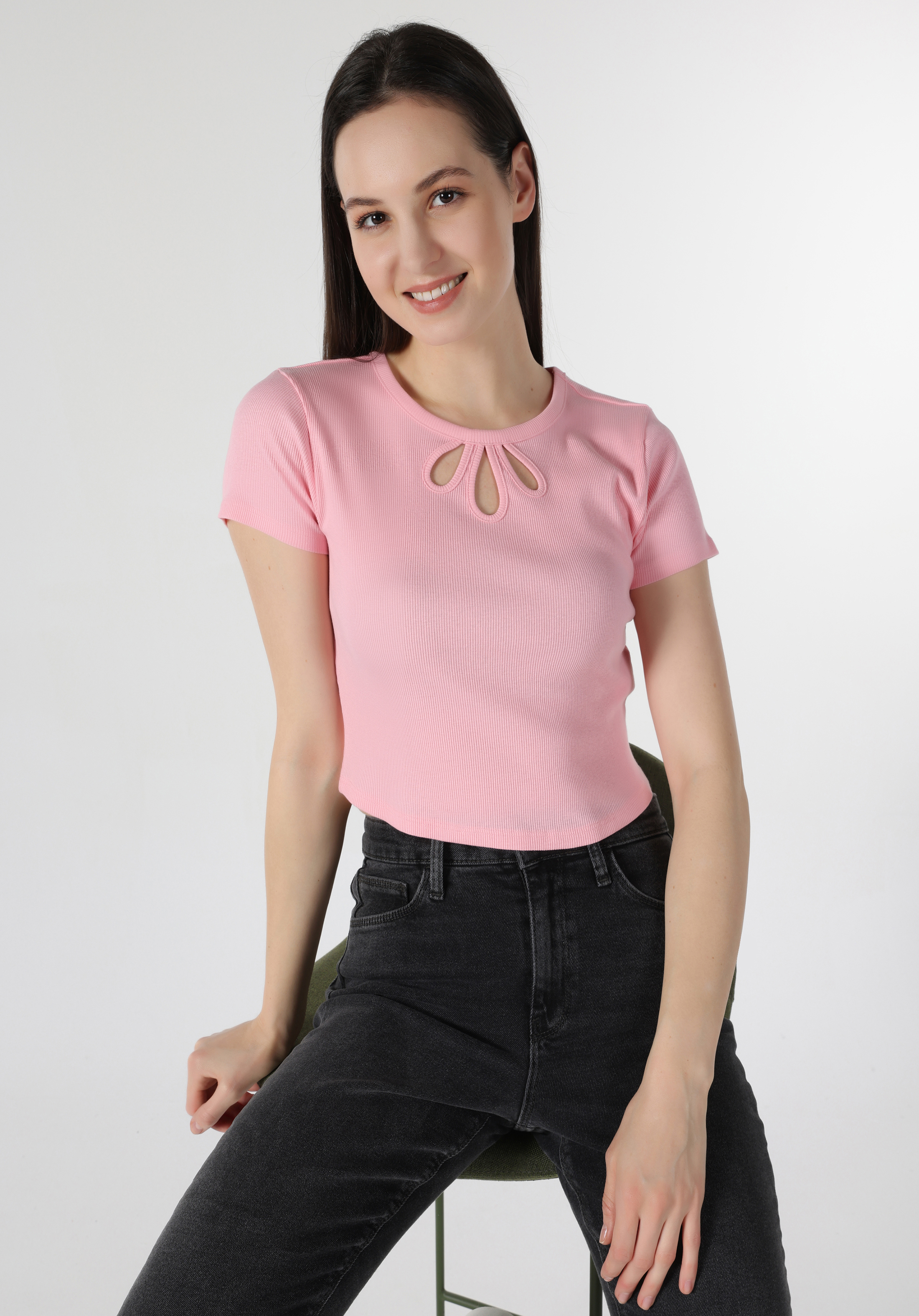 Slim Fit Yuvarlak Yaka  Kadın Pembe Kısa Kol Tişört