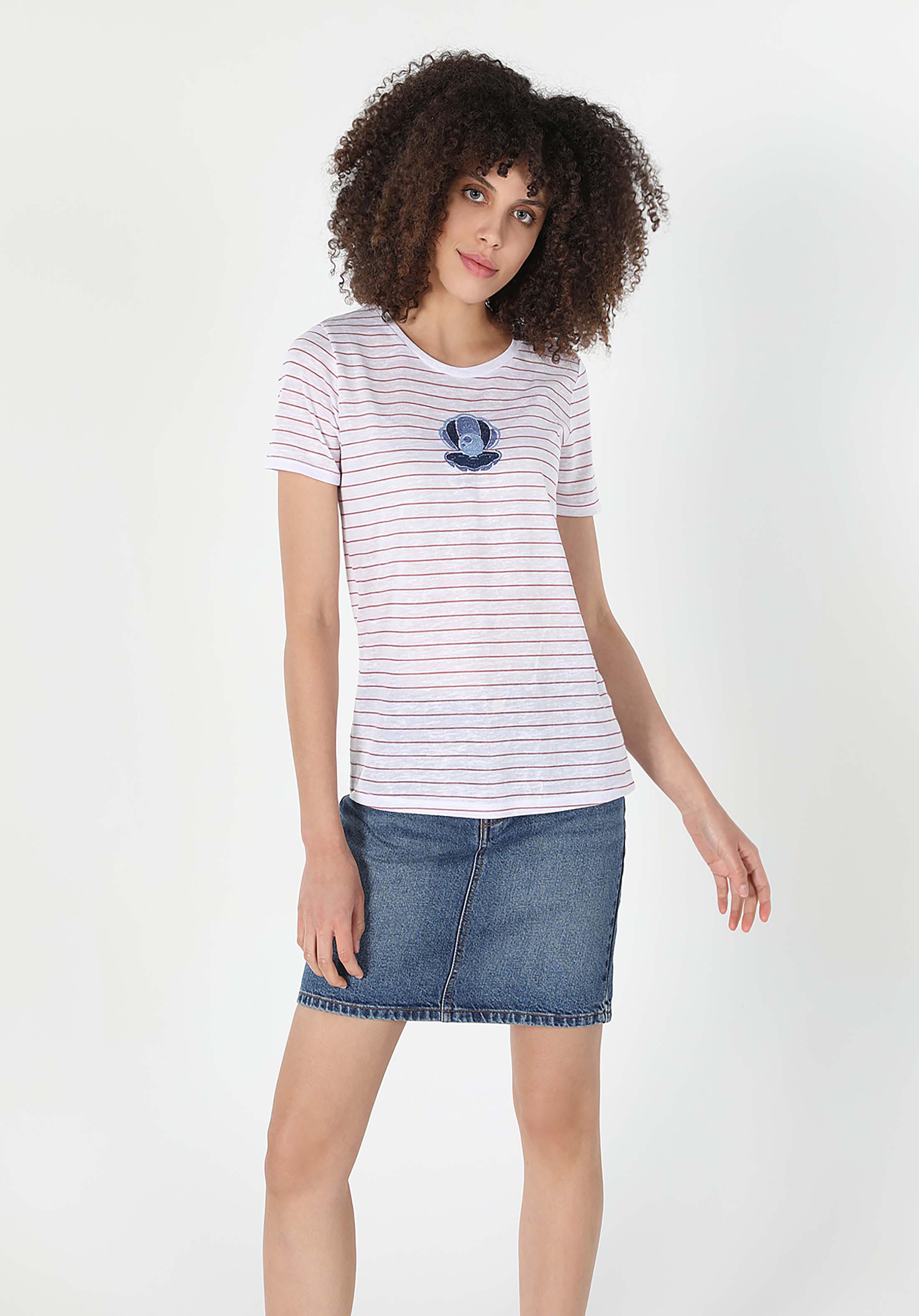 Regular Fit Yuvarlak Yaka  Kadın Kirmizi Kısa Kol Tişört Cl1058943