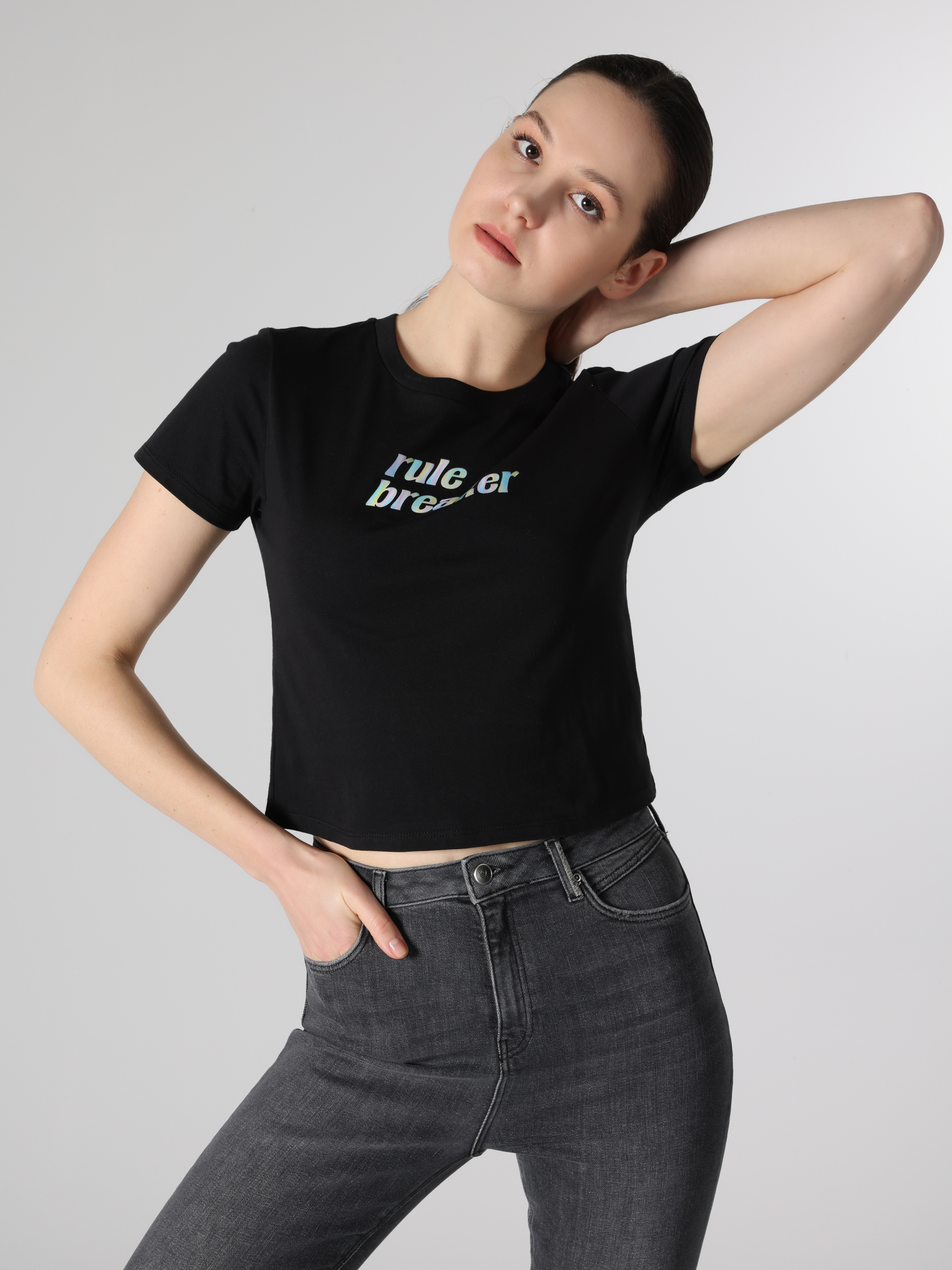 Comfort Fit Yuvarlak Yaka Baskılı Kadın Siyah Kısa Kol Tişört