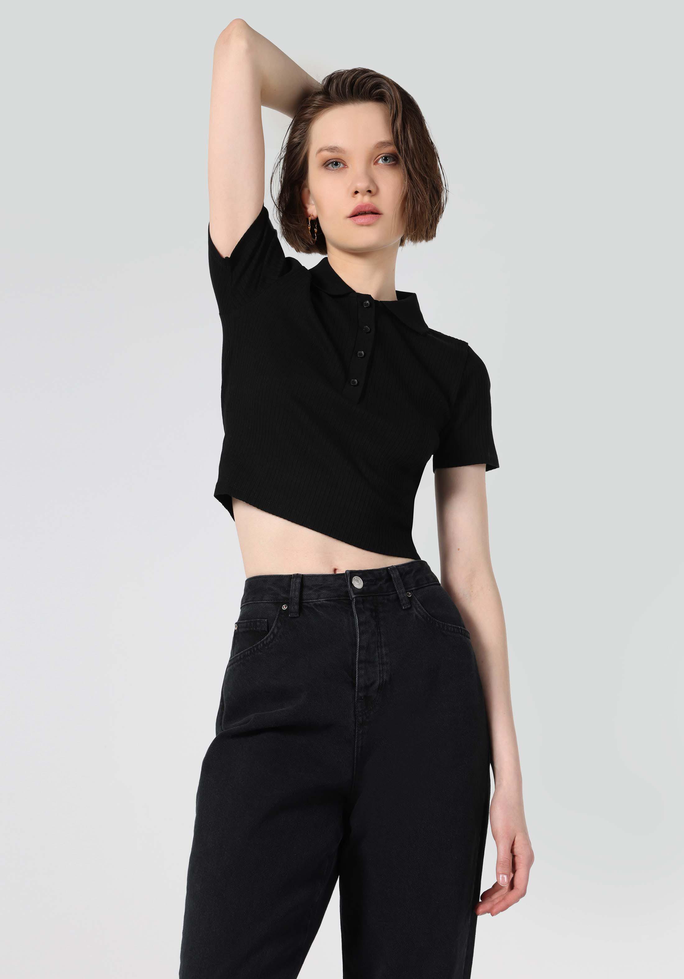 Slim Fit Polo Yaka Düz Kadın Siyah Kısa Kol Tişört