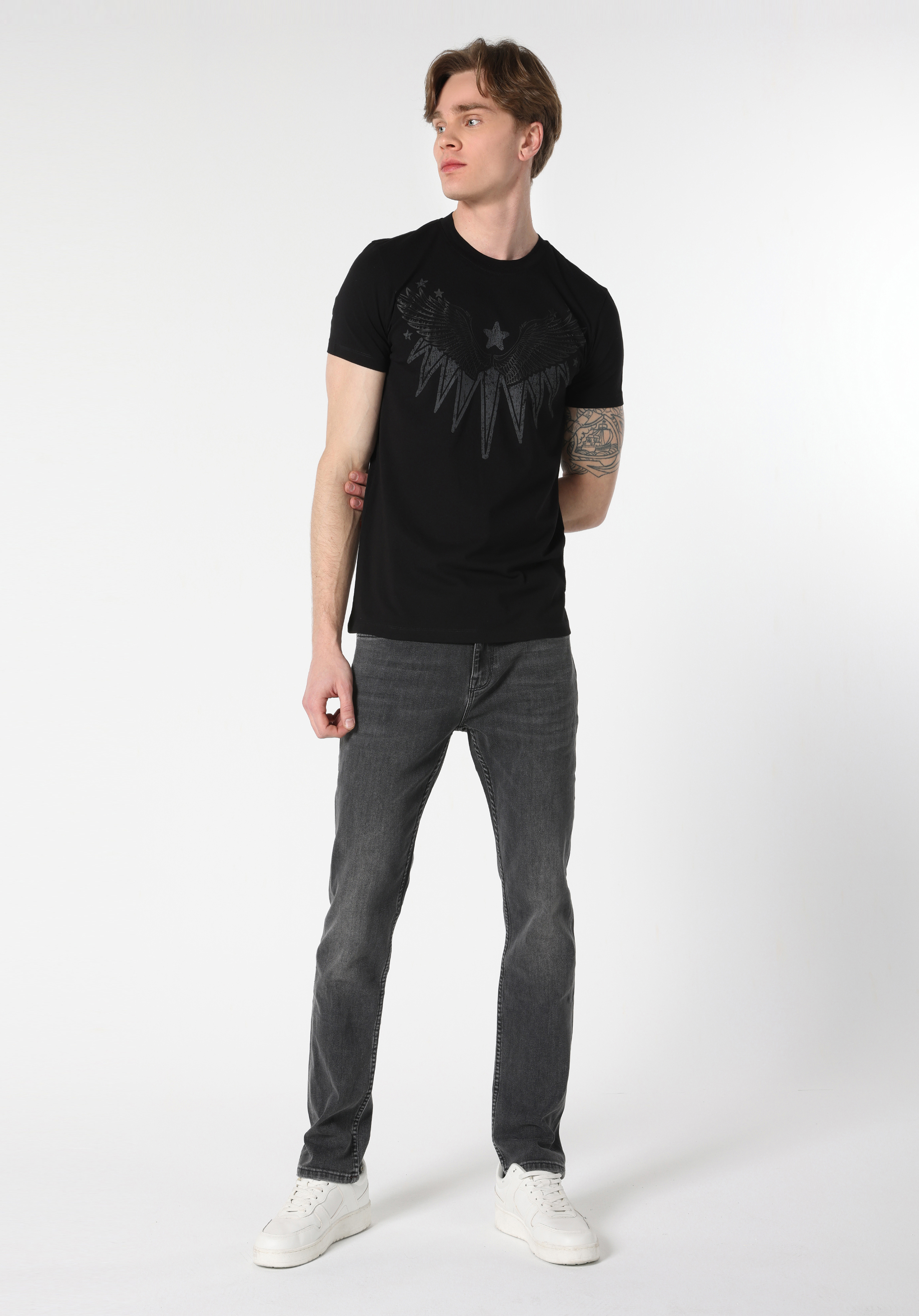 Slim Fit Yuvarlak Yaka Baskılı Erkek Siyah Kısa Kol Tişört
