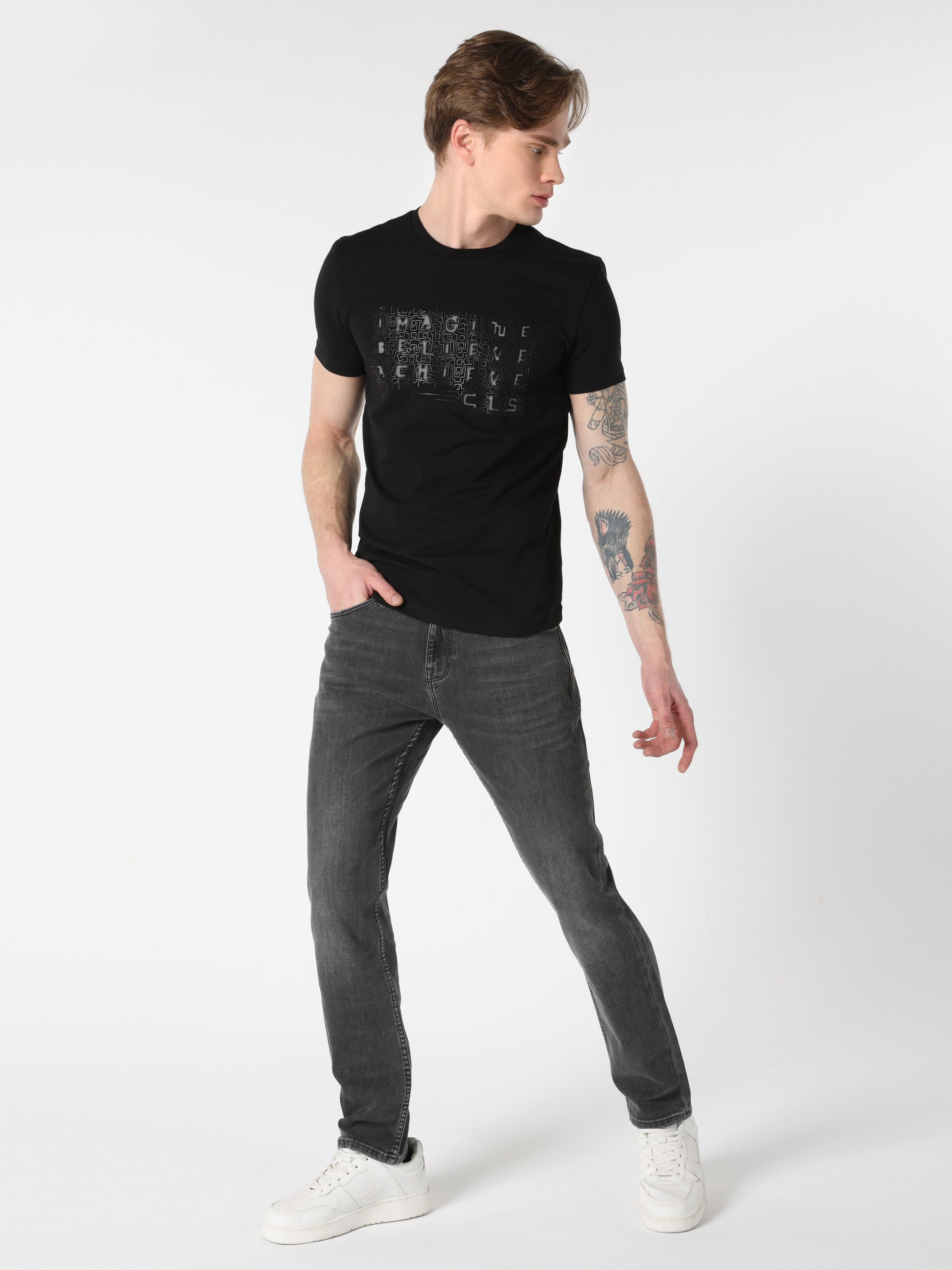 Slim Fit Yuvarlak Yaka Baskılı Erkek Siyah Kısa Kol Tişört