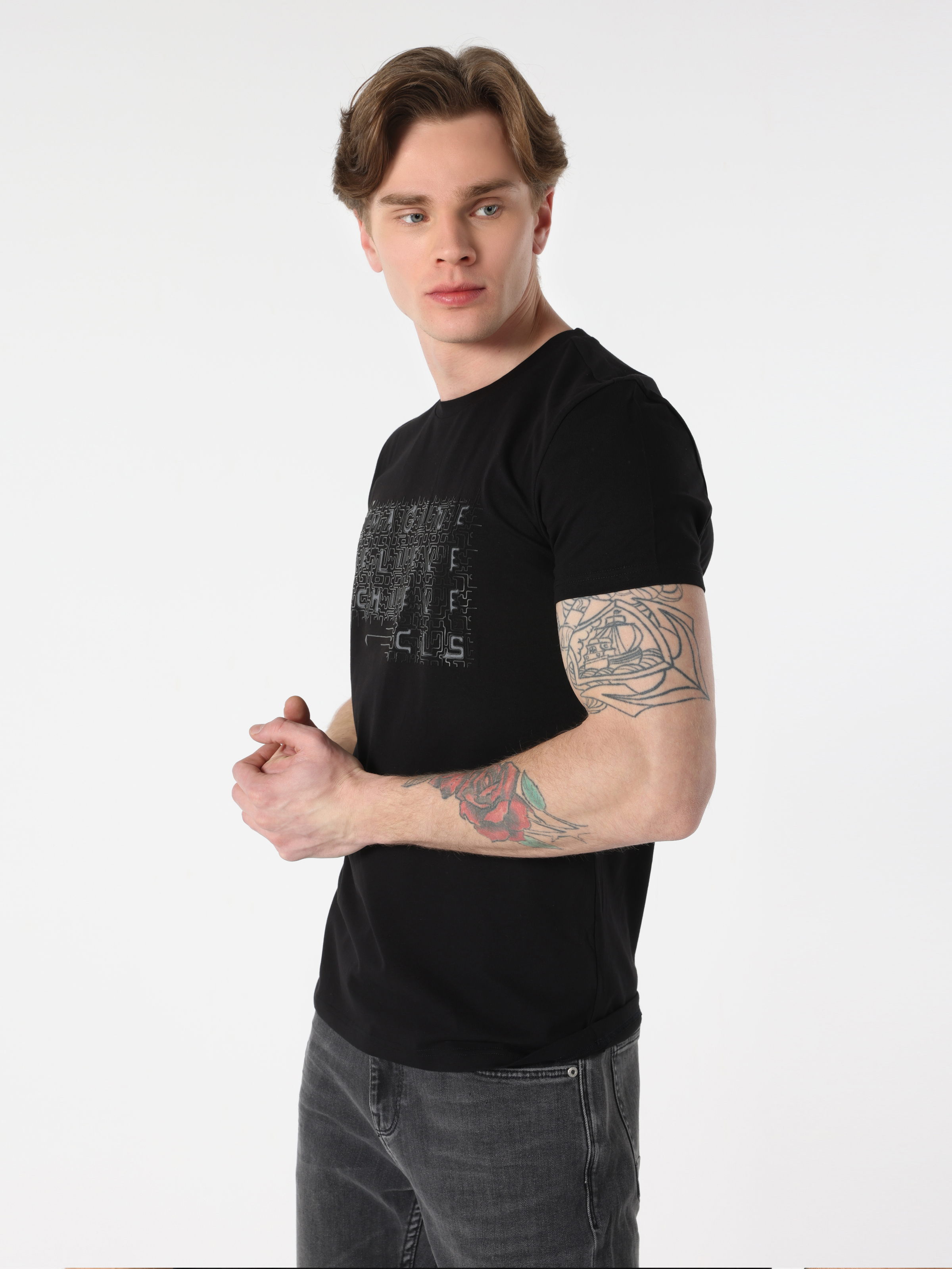 Slim Fit Yuvarlak Yaka Baskılı Erkek Siyah Kısa Kol Tişört