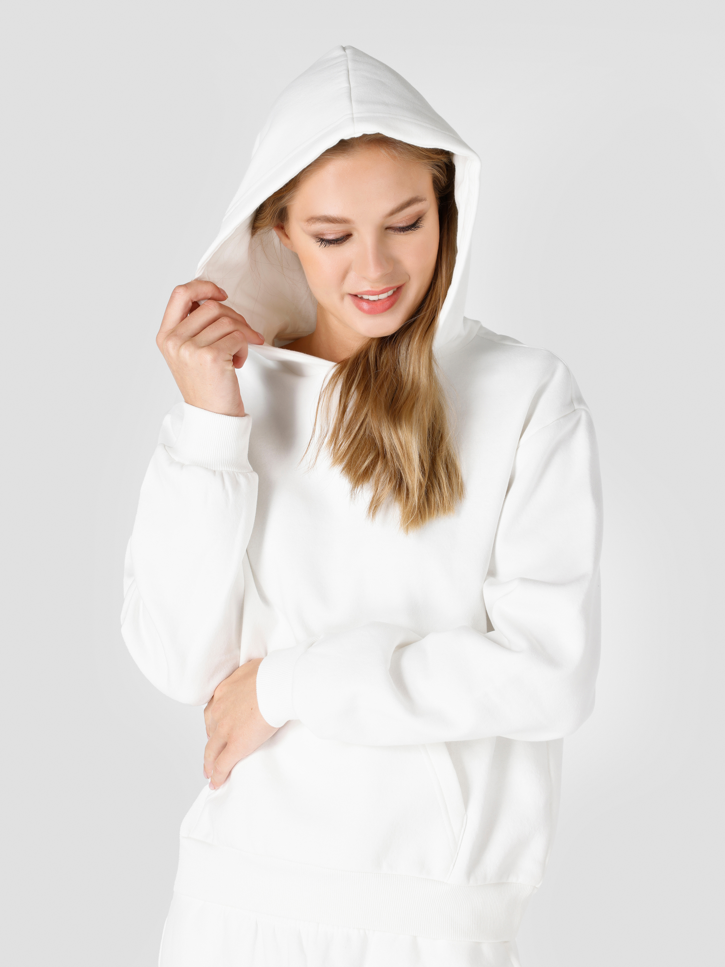 Regular Fit Kapüşonlu Düz Kadın Beyaz Sweatshirt