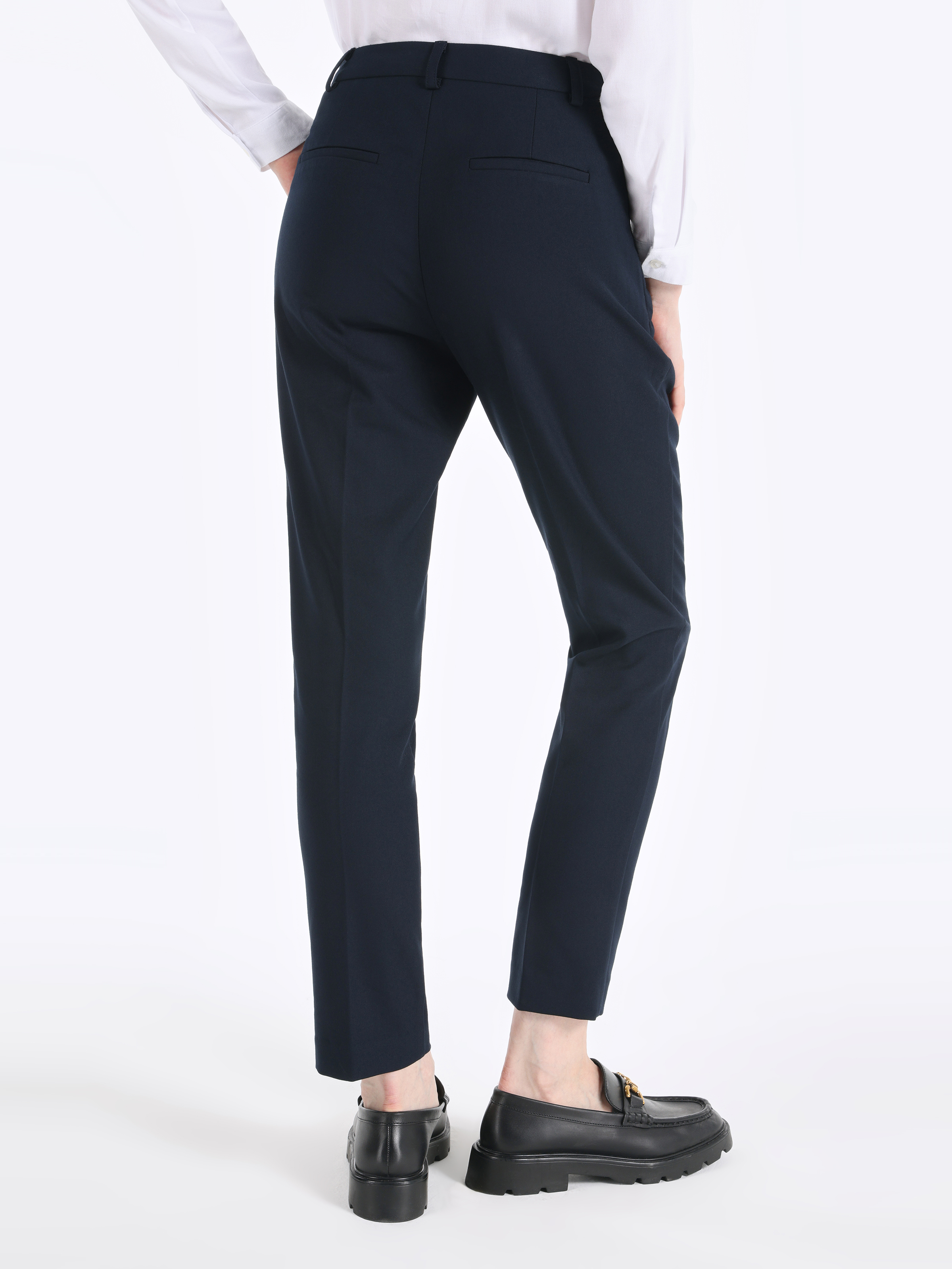 Slim Fit Düşük Bel Dar Paça Kadın Lacivert  Pantolon