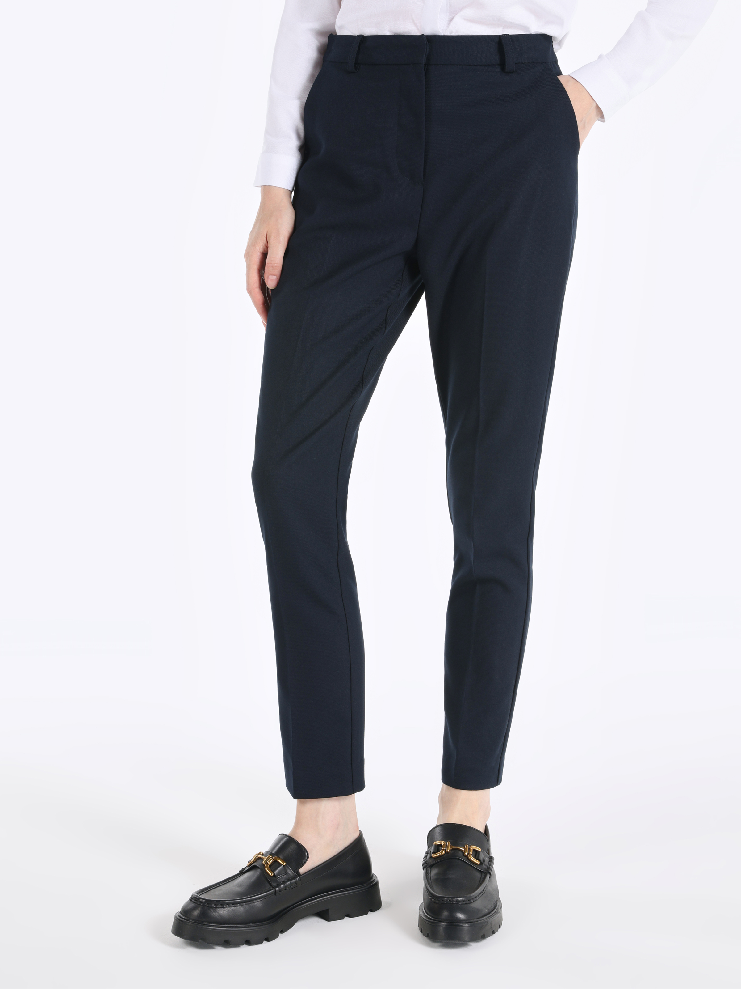 Slim Fit Düşük Bel Dar Paça Kadın Lacivert  Pantolon