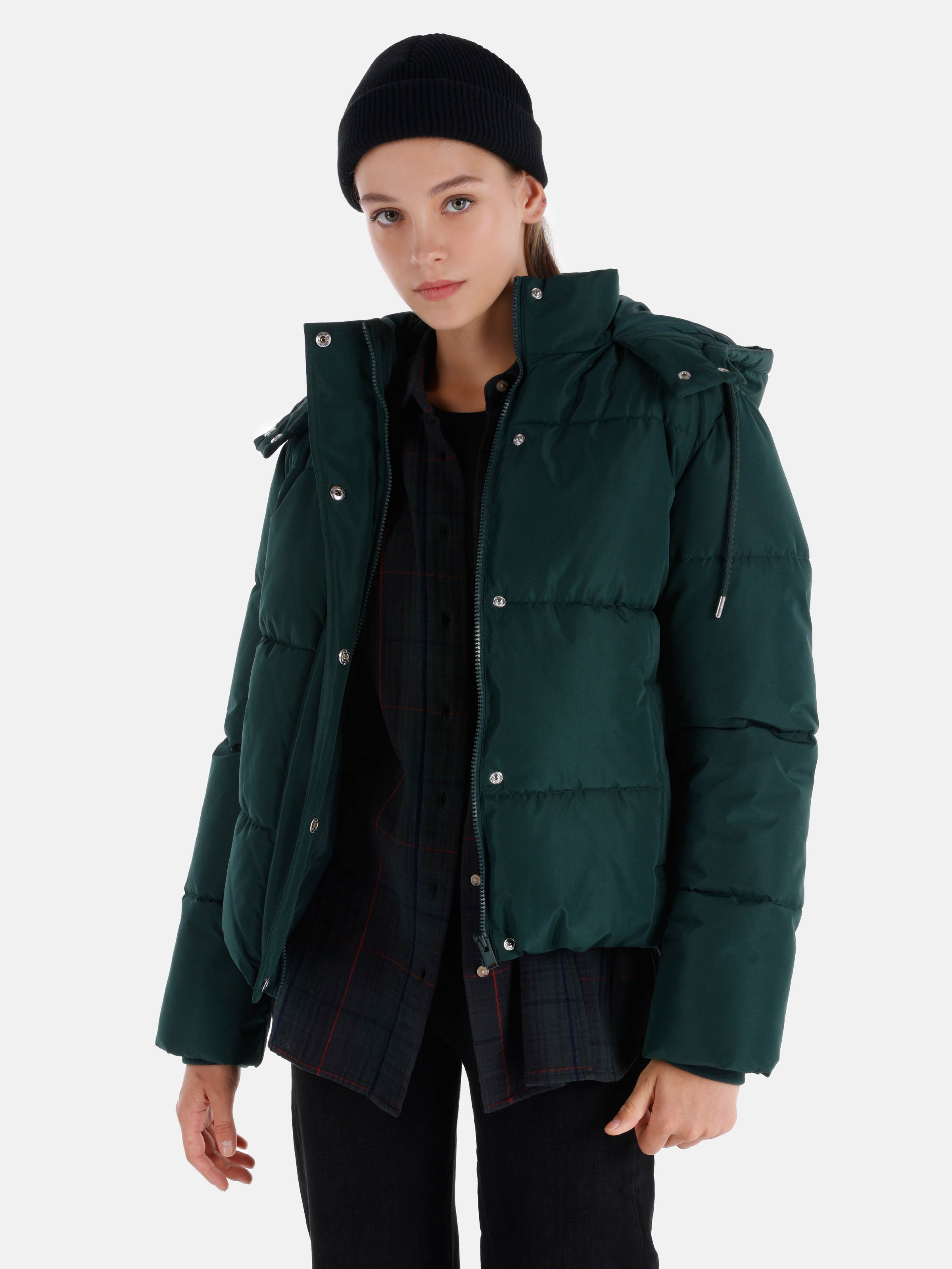 Regular Fit Kapüşonlu Fermuarlı Astarlı  Kadın Yeşil Mont