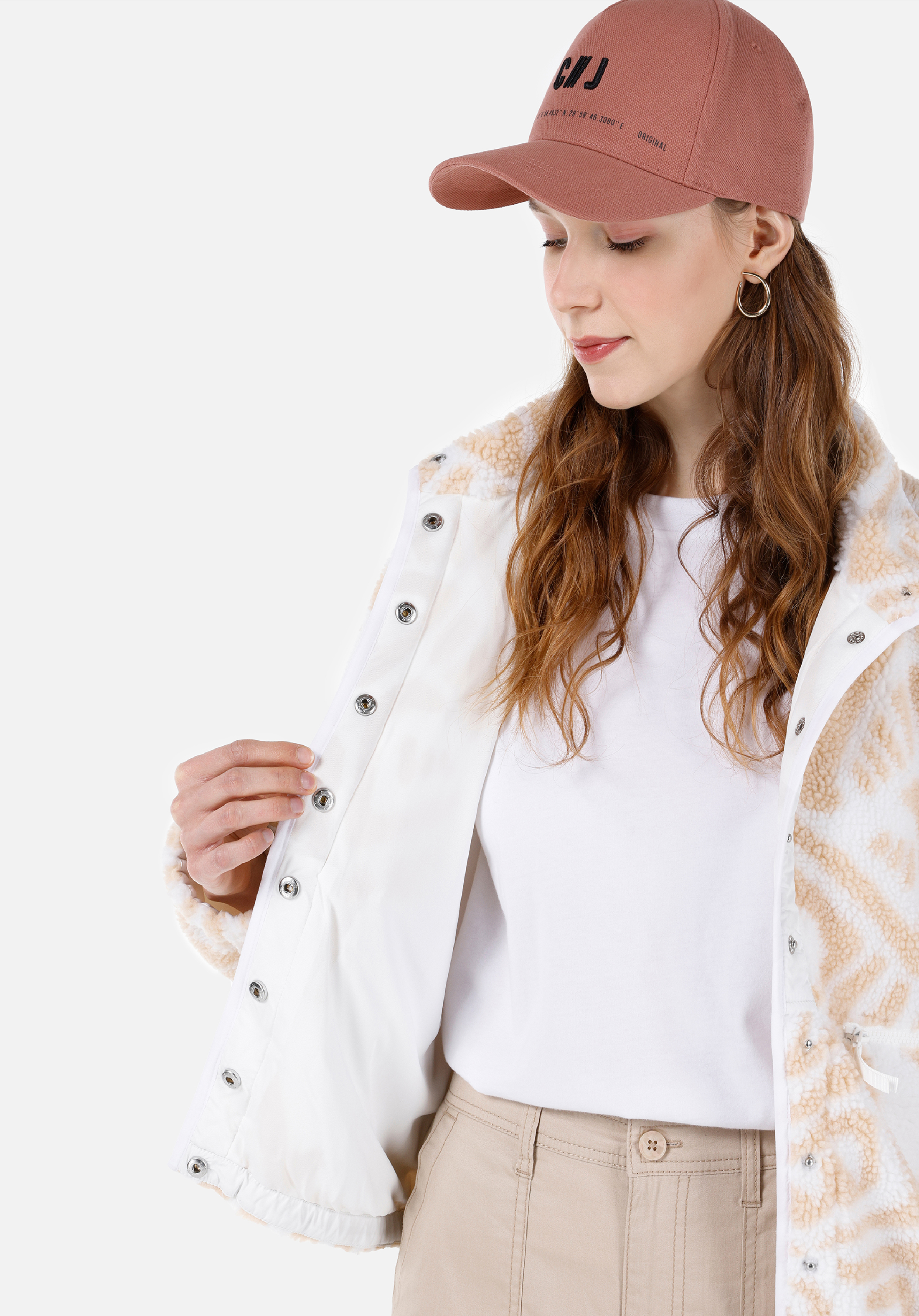 Regular Fit Dik Yaka Çıtçıtlı Astarlı  Kadın Bej Mont