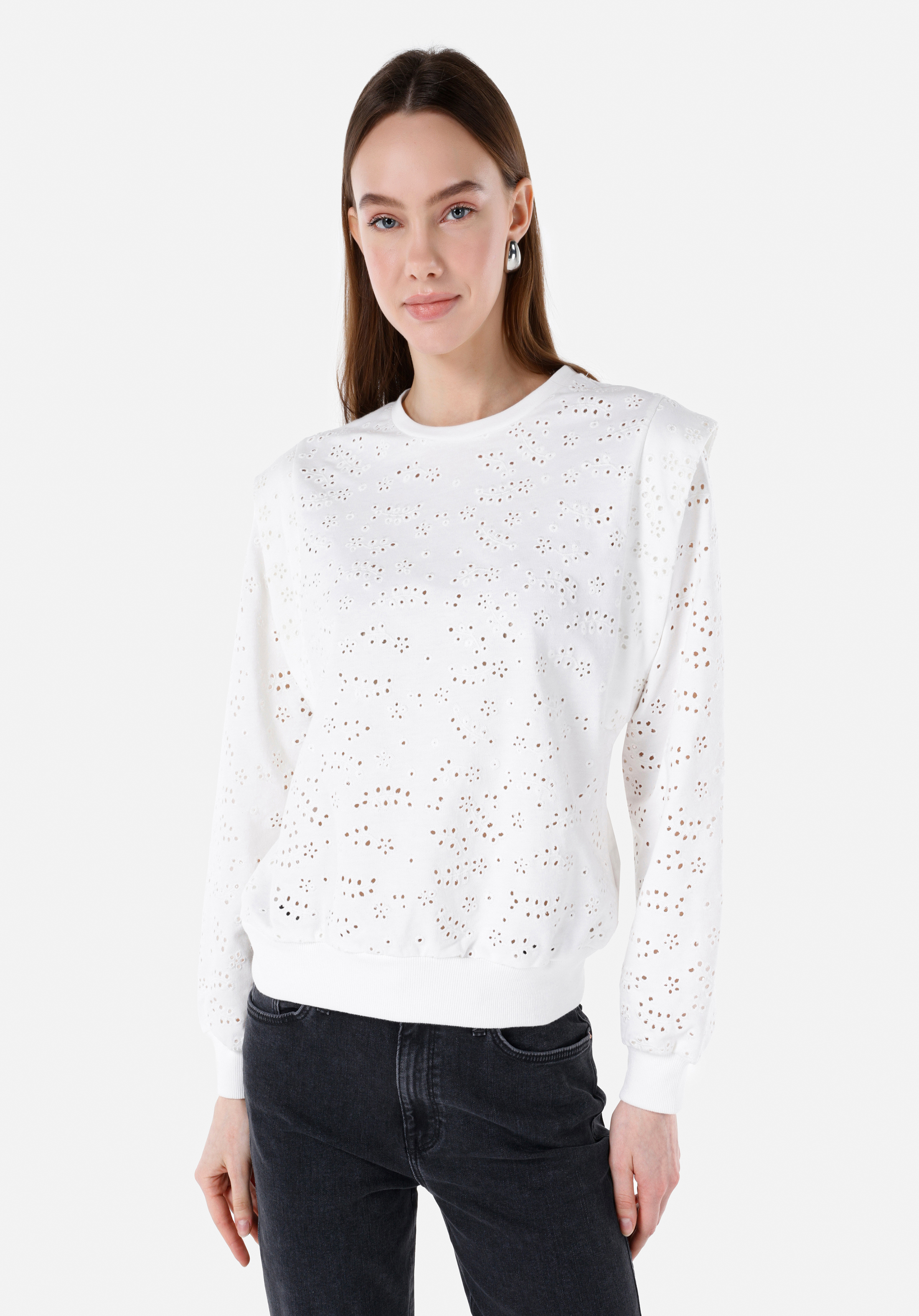 Regular Fit Yuvarlak Yaka Nakışlı Kadın Beyaz Sweatshirt