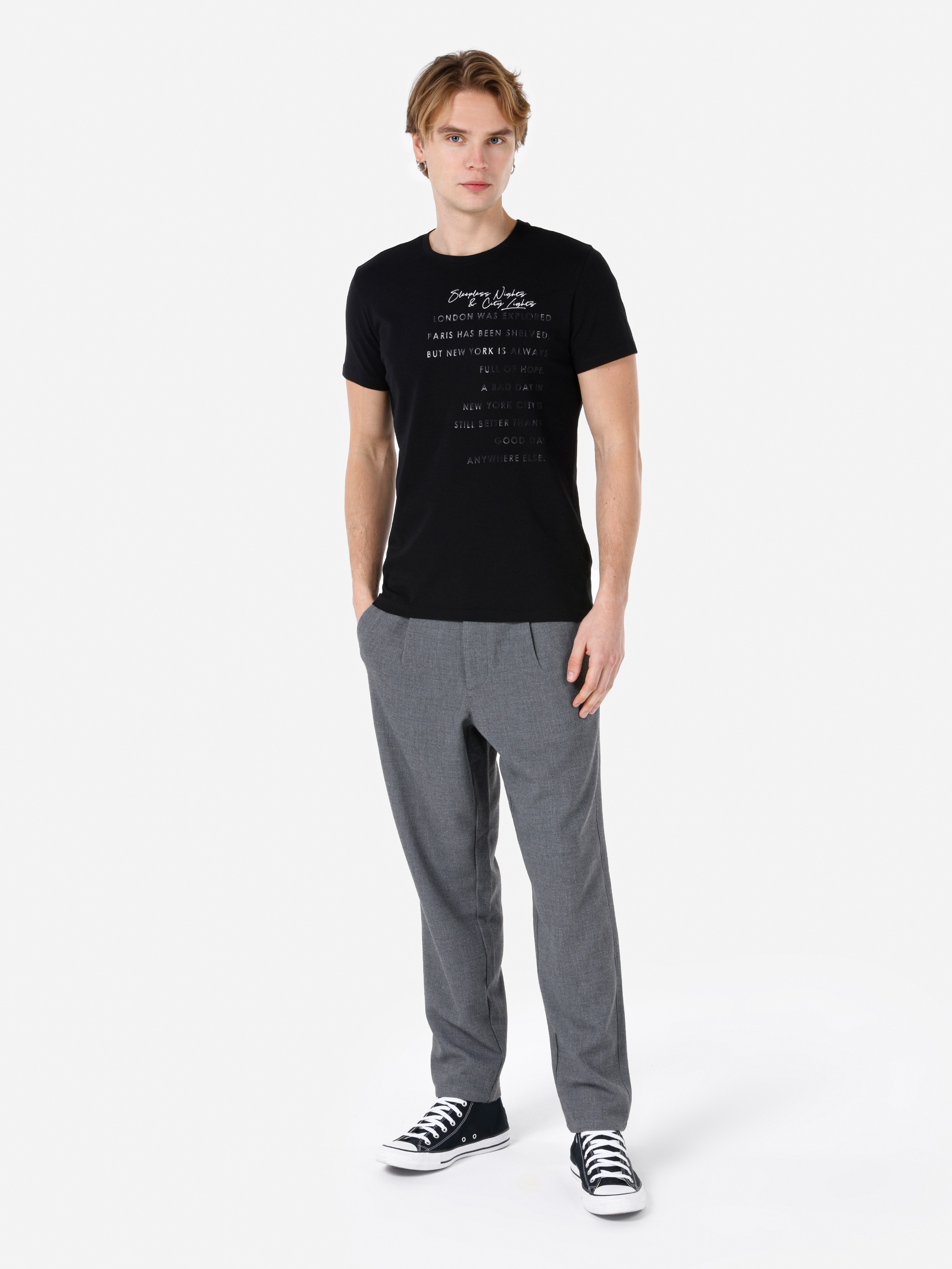 Slim Fit Yuvarlak Yaka  Erkek Siyah Kısa Kol Tişört