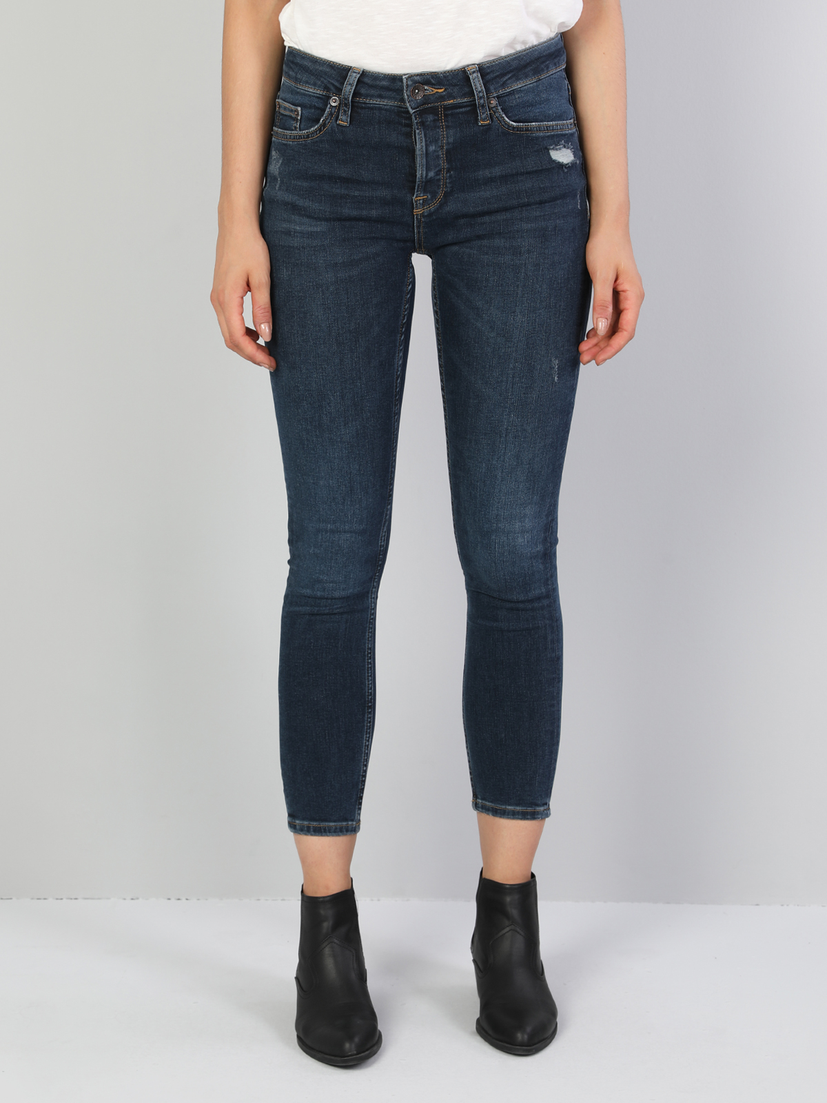 Super Slim Fit Orta Bel Dar Paça Kadın Koyu İndigo Jean Pantolon