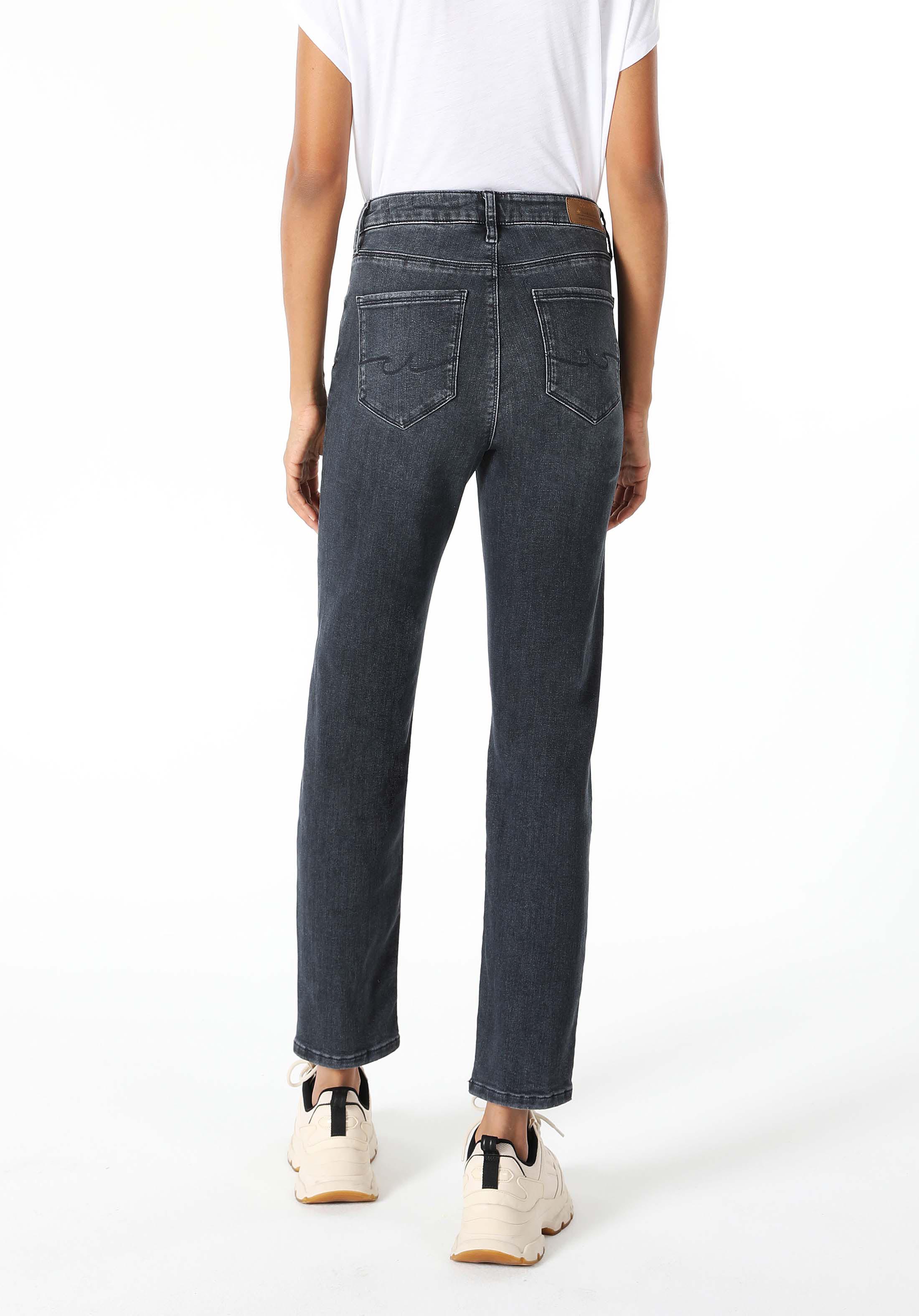 Slim Fit Orta Bel Düz Paça Kadın Denim Jean Pantolon