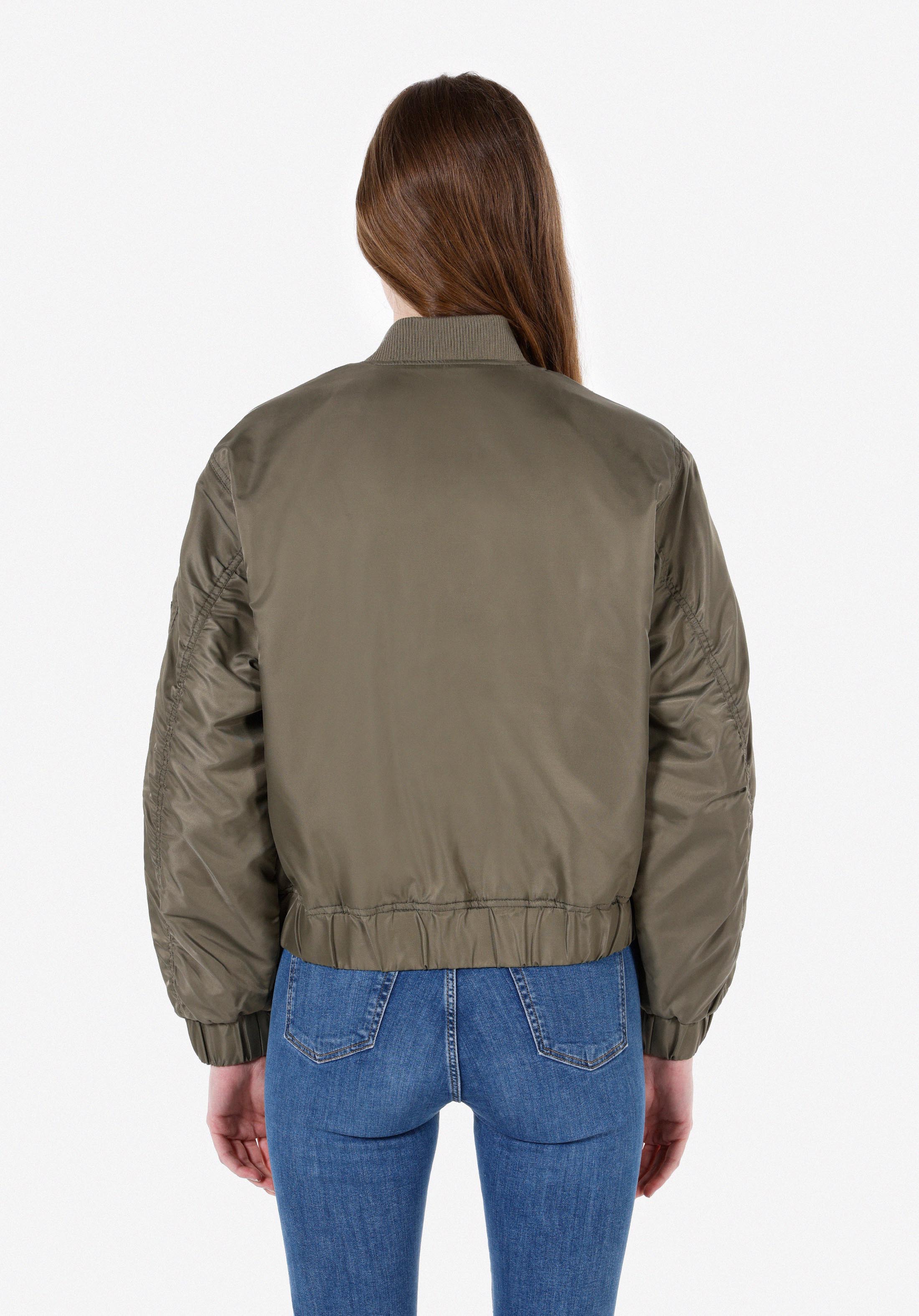 Regular Fit Kolej Yaka Fermuarlı Astarlı Suya Dayanıklı Kadın Yeşil Mont