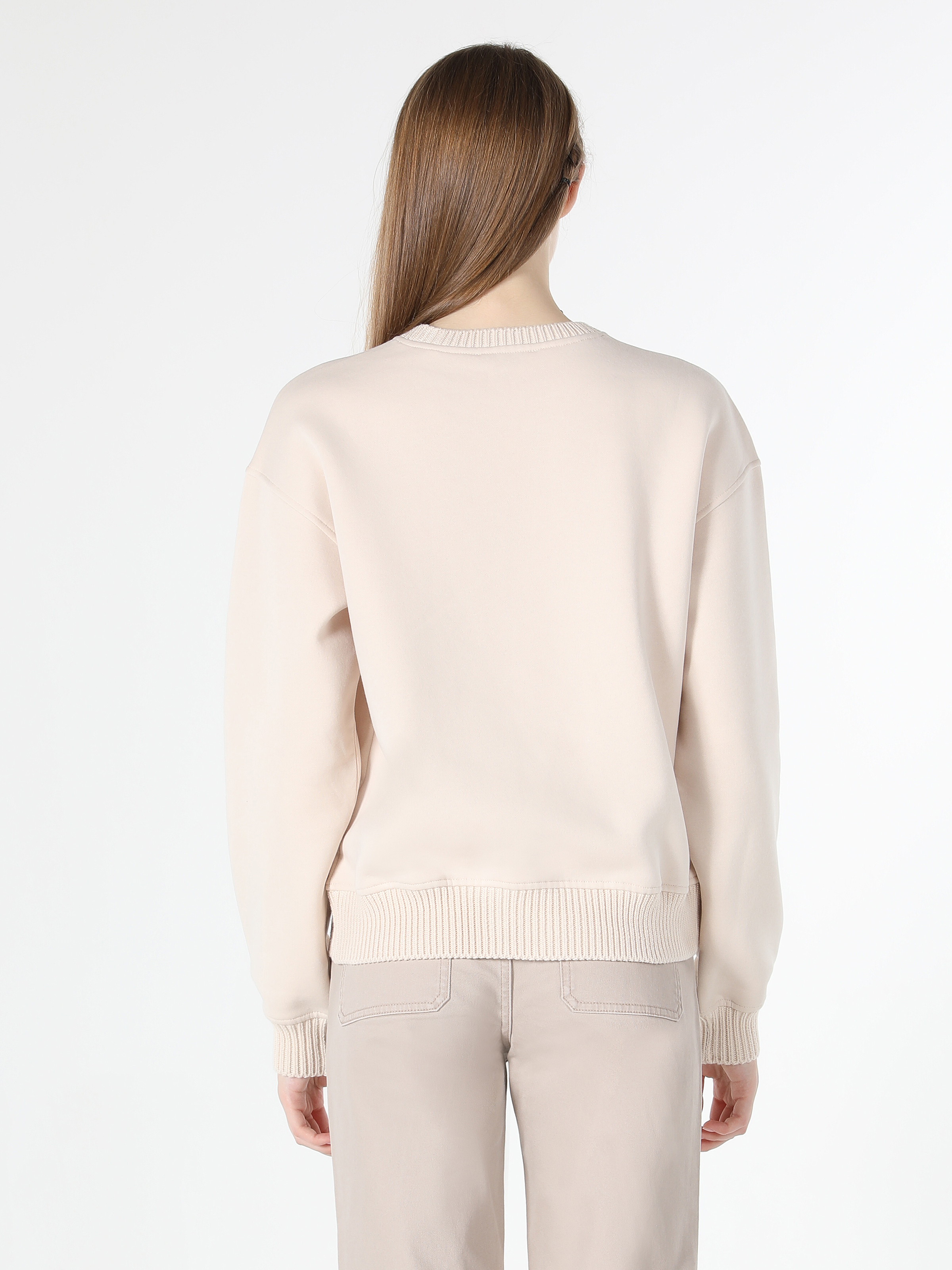 Regular Fit Yuvarlak Yaka Düz Kadın Ekru Sweatshirt