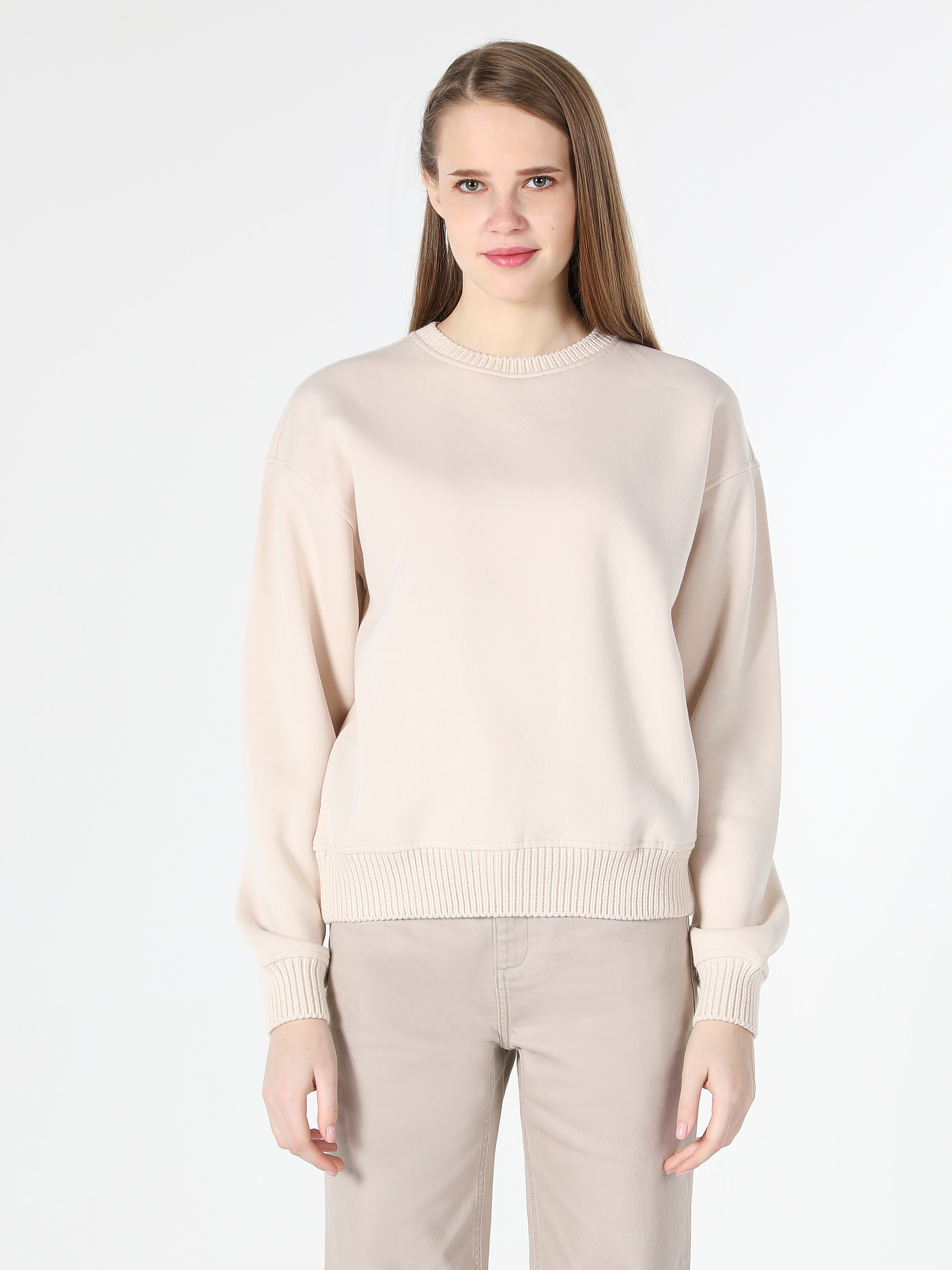 Regular Fit Yuvarlak Yaka Düz Kadın Ekru Sweatshirt