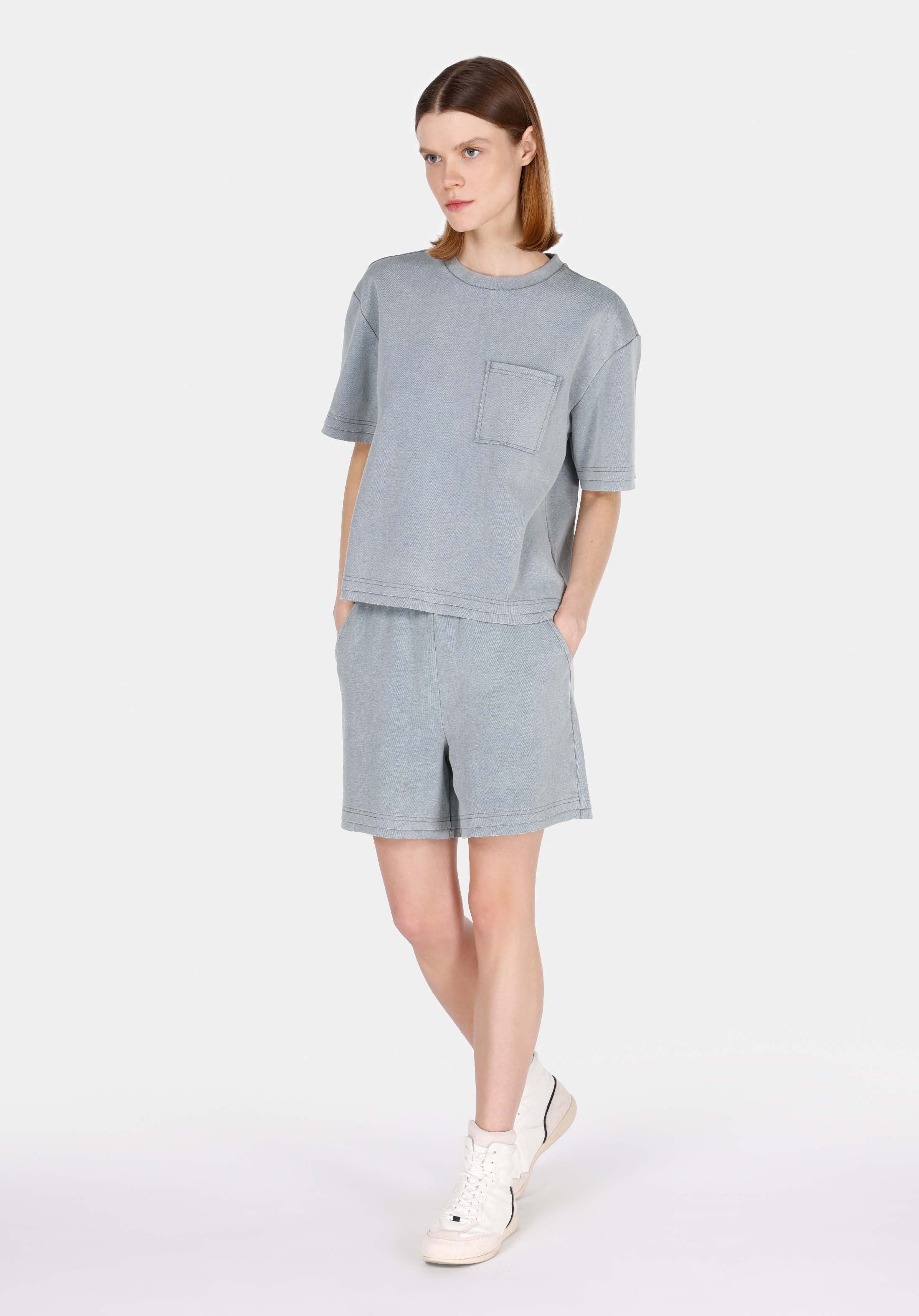 Regular Fit Yuvarlak Yaka Düz Kadın Gri Kısa Kol Tişört
