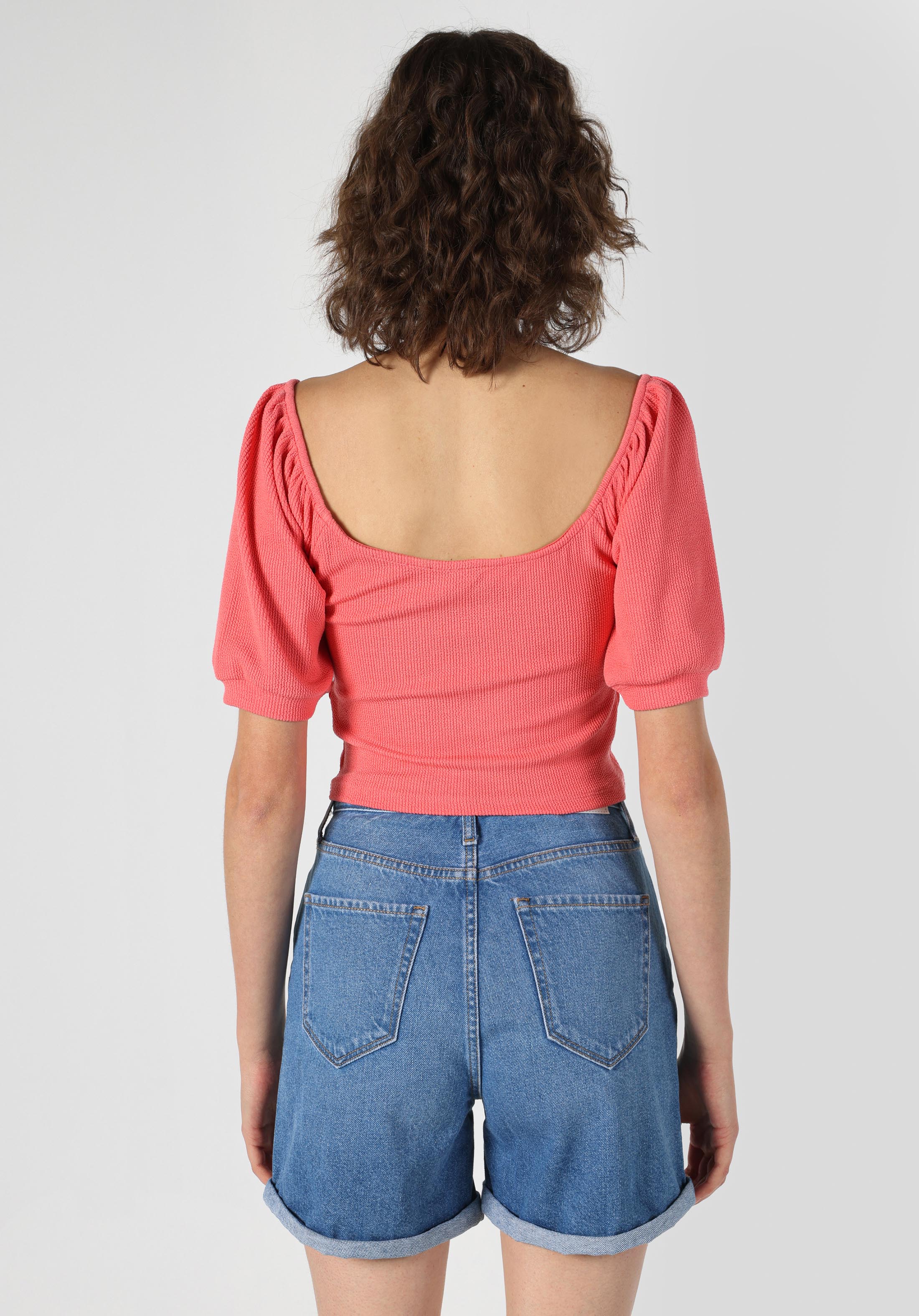 Slim Fit Derin Yuvarlak Yaka Jakarlı Kadın Pembe Kısa Kol Tişört