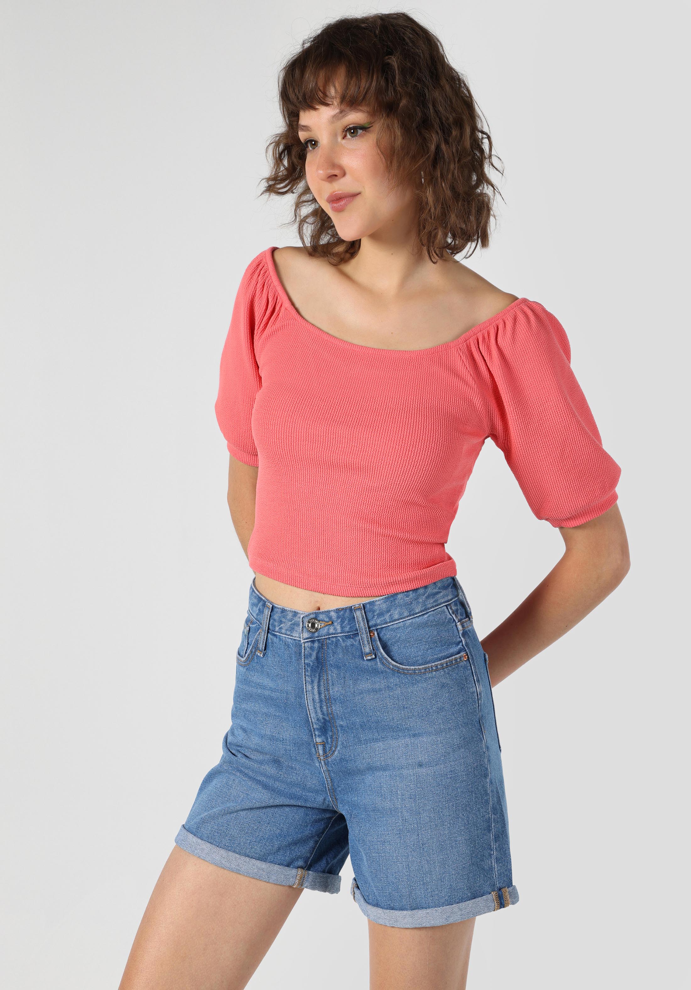 Slim Fit Derin Yuvarlak Yaka Jakarlı Kadın Pembe Kısa Kol Tişört