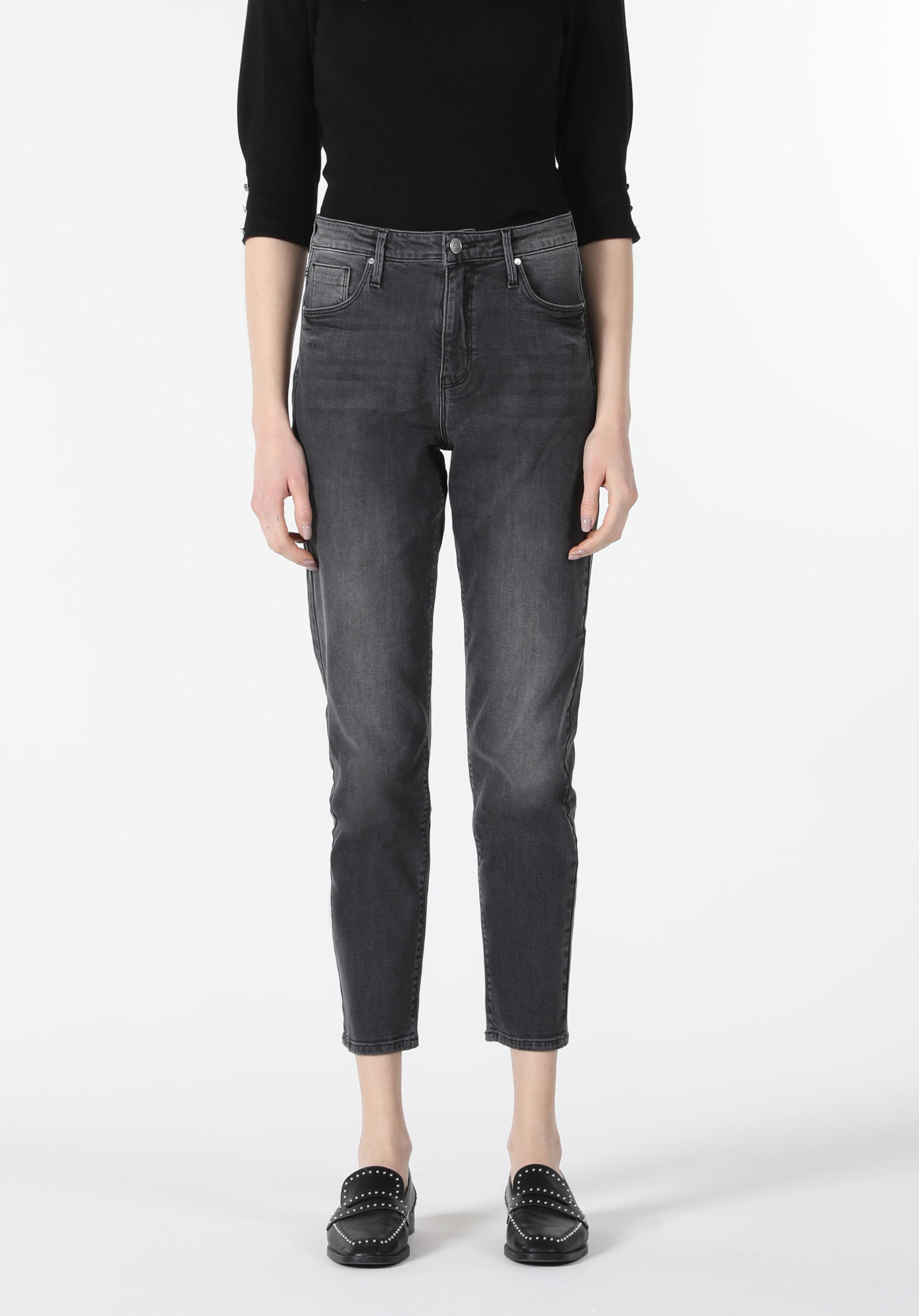 Slim Fit Orta Bel Daralan Paça Kadın Denim Jean Pantolon