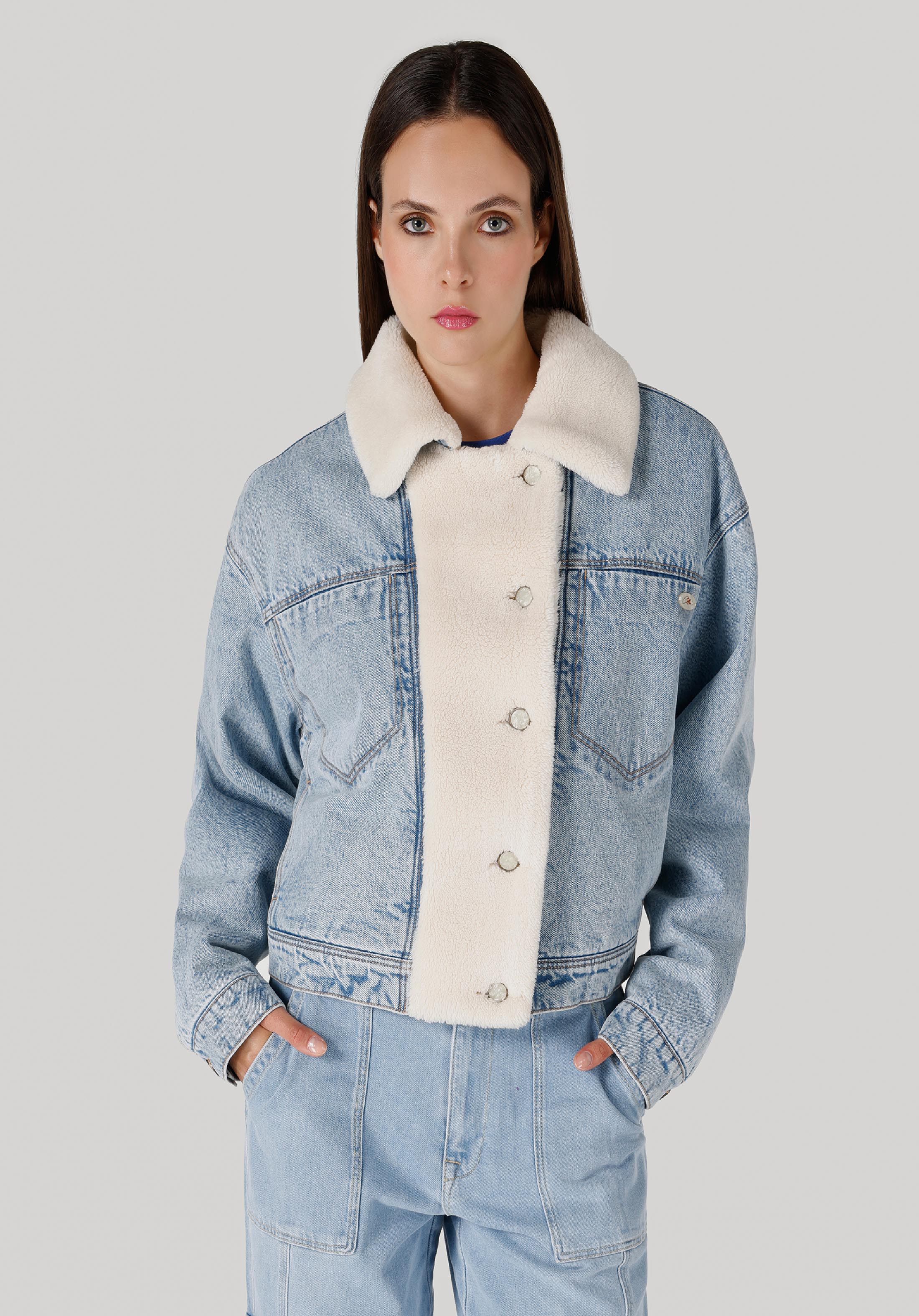Regular Fit Düğmeli Astarsız  Kadın Denim Ceket