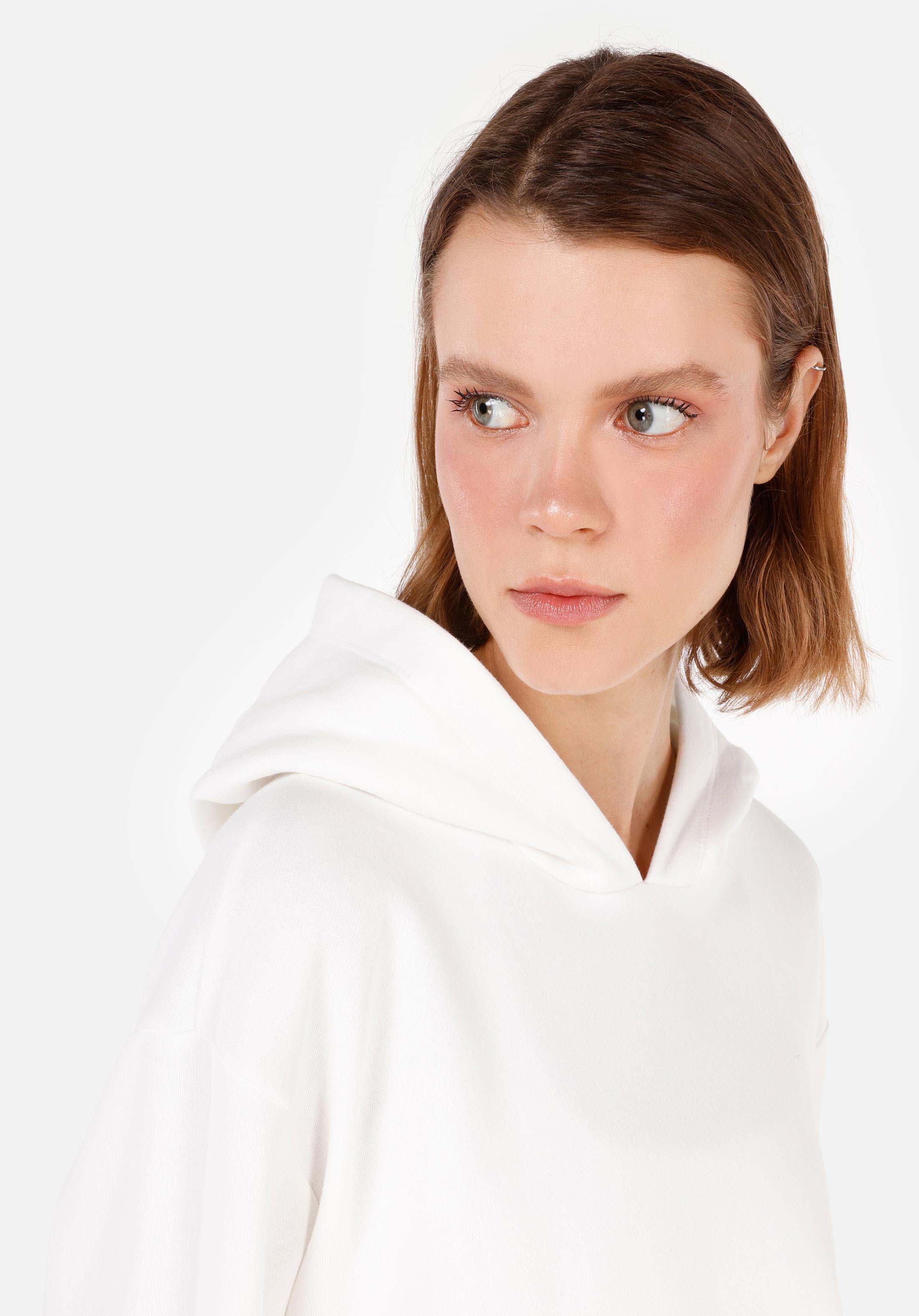 Regular Fit Kapüşonlu Düz Kadın Beyaz Sweatshirt