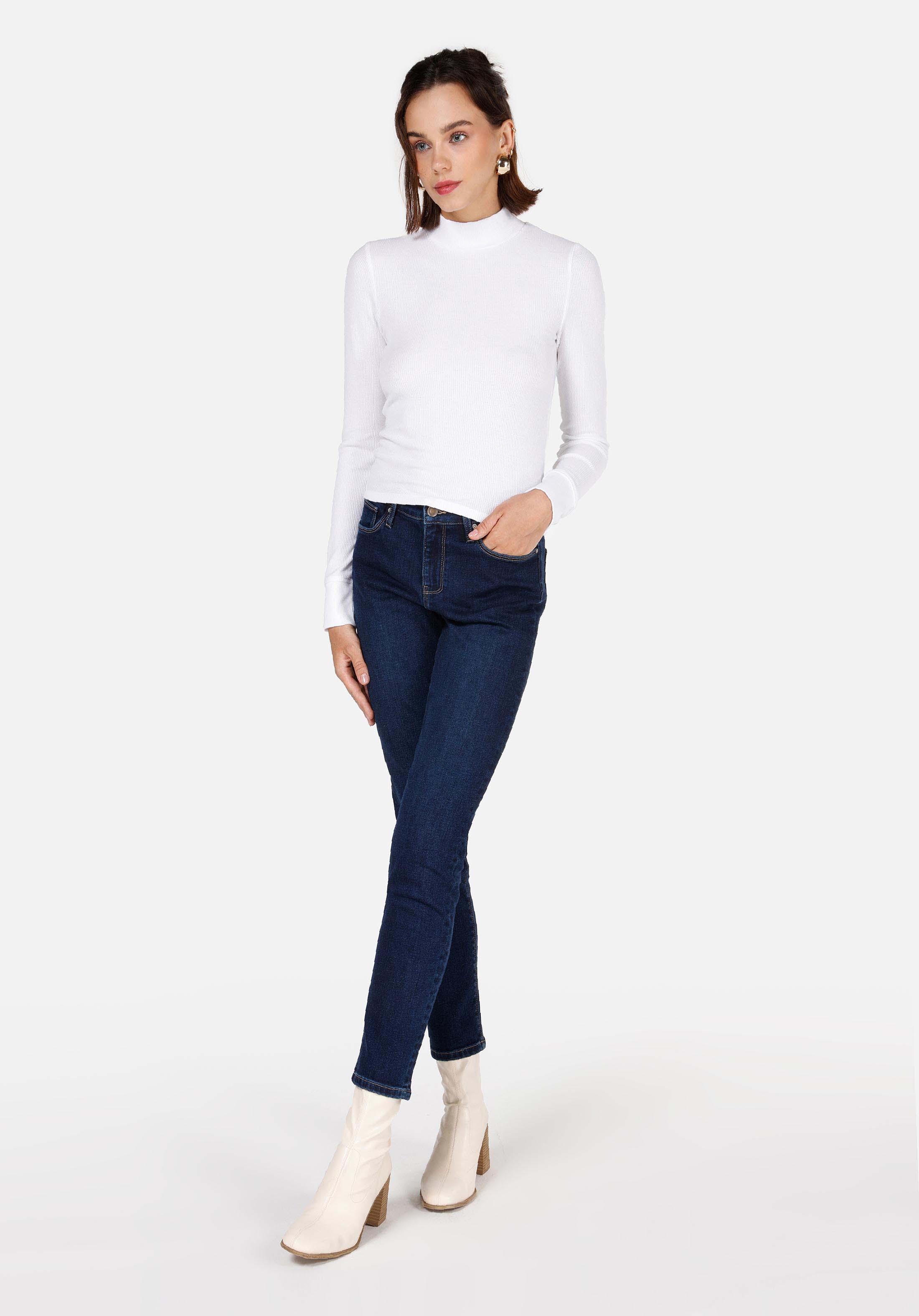 Slim Fit Dik Yaka Düz Kadın Beyaz Uzun Kol Tişört