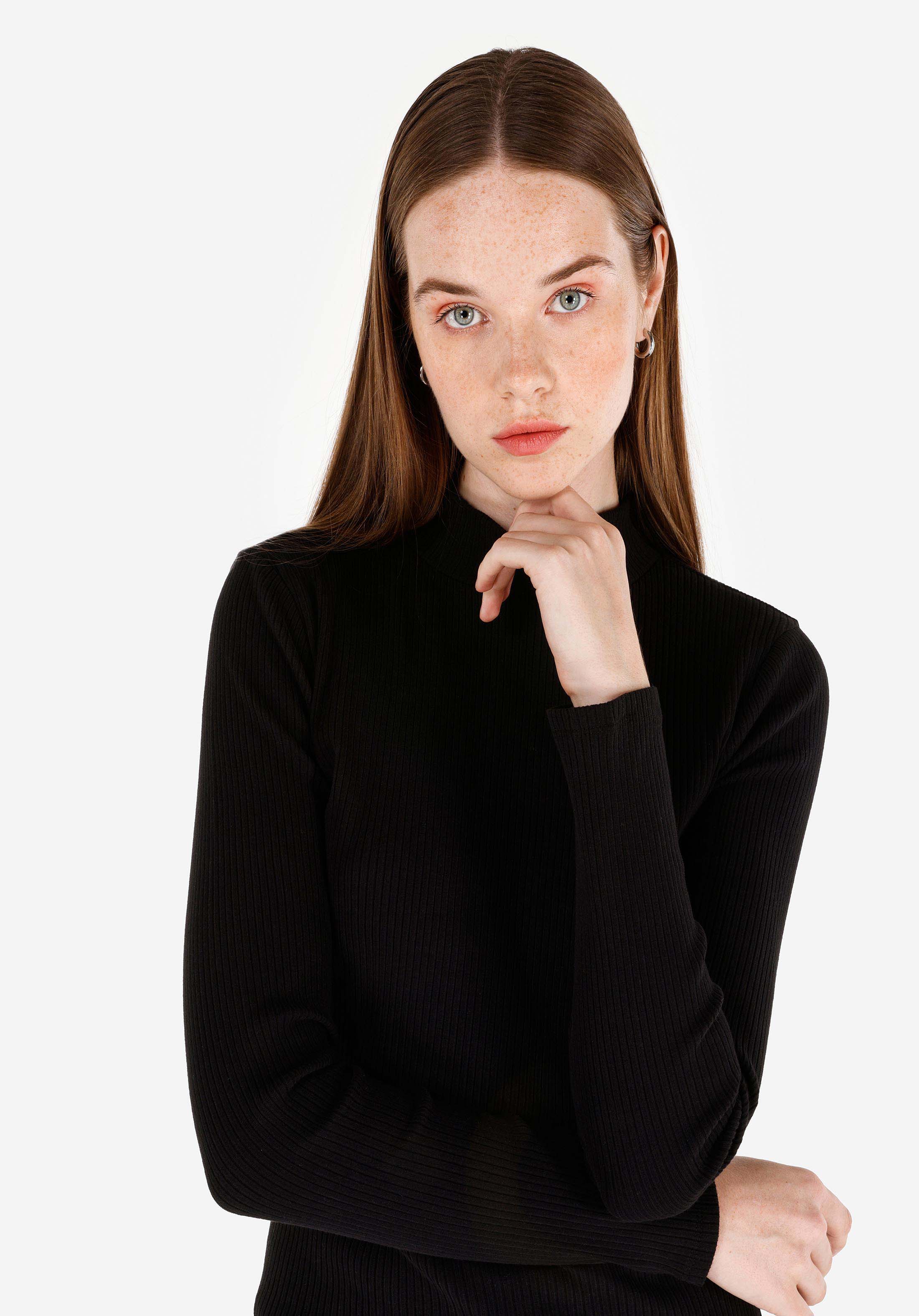 Slim Fit Dik Yaka Düz Kadın Siyah Uzun Kol Tişört