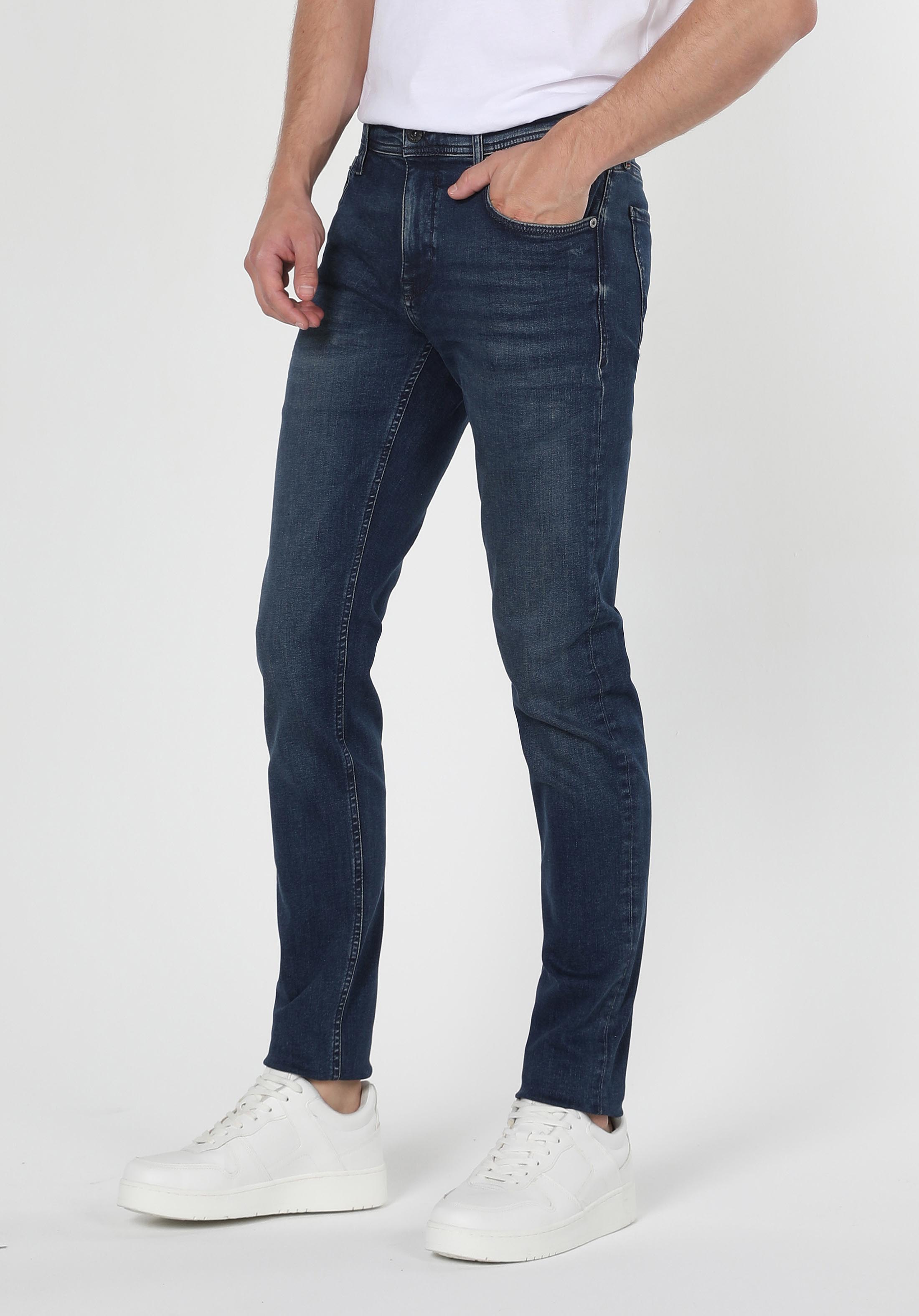 Slim Fit Düşük Bel Dar Paça Erkek Koyu İndigo Jean Pantolon