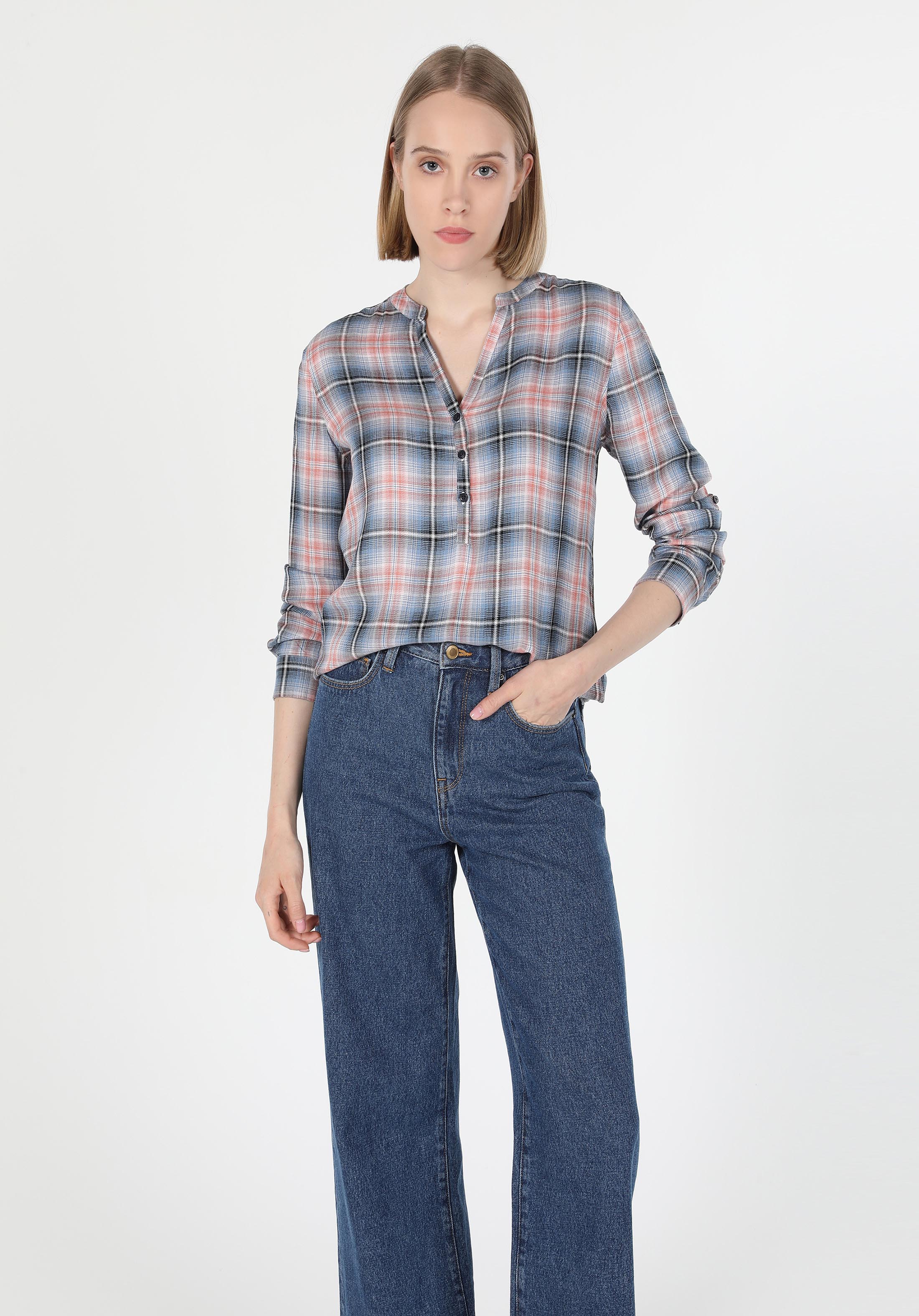 Regular Fit Hakim Yaka Ekoseli Kadın Çok Renkli Roll-up Gömlek