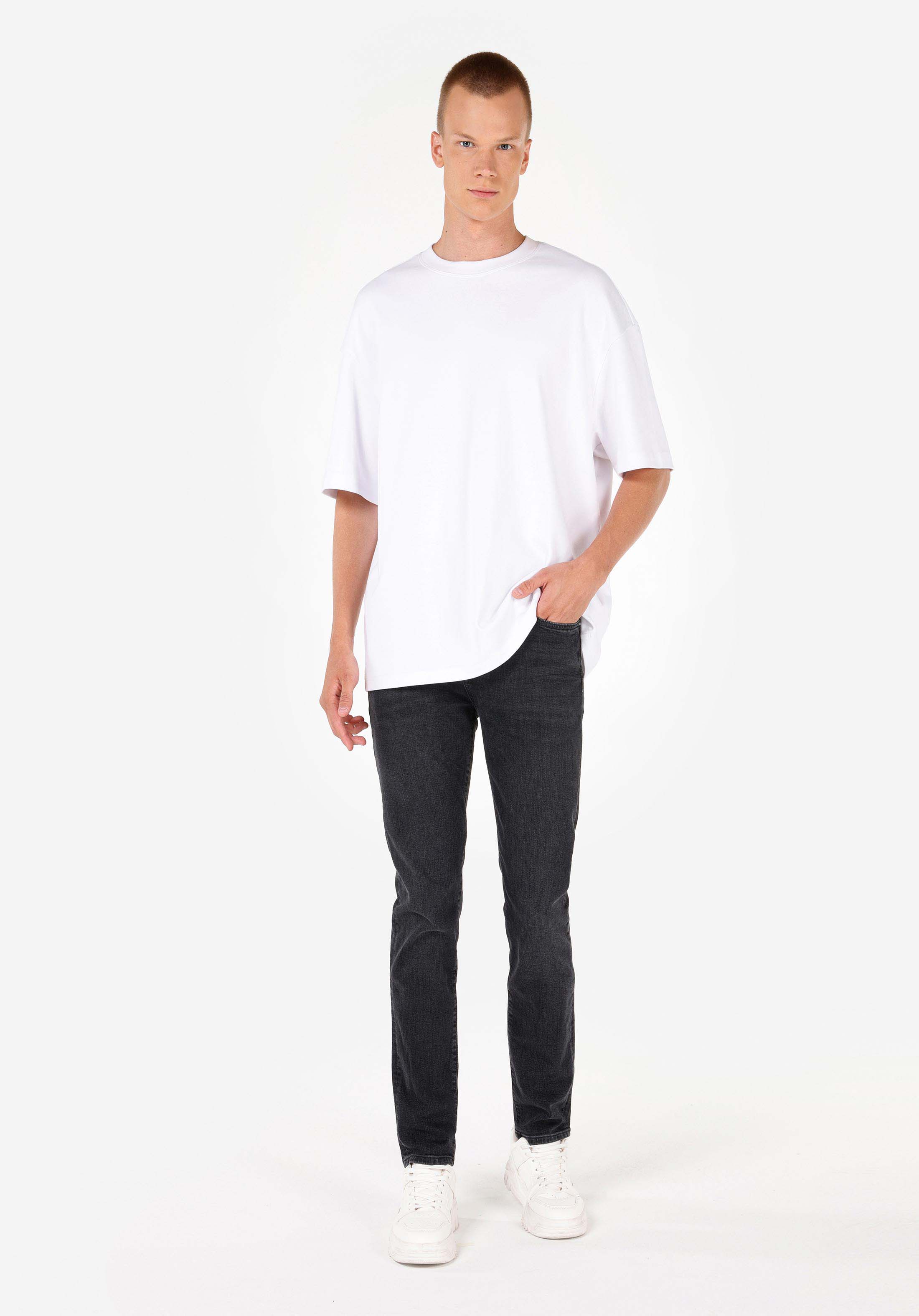 Skinny Fit Yüksel Bel Dar Paça Erkek Siyah Jean Pantolon