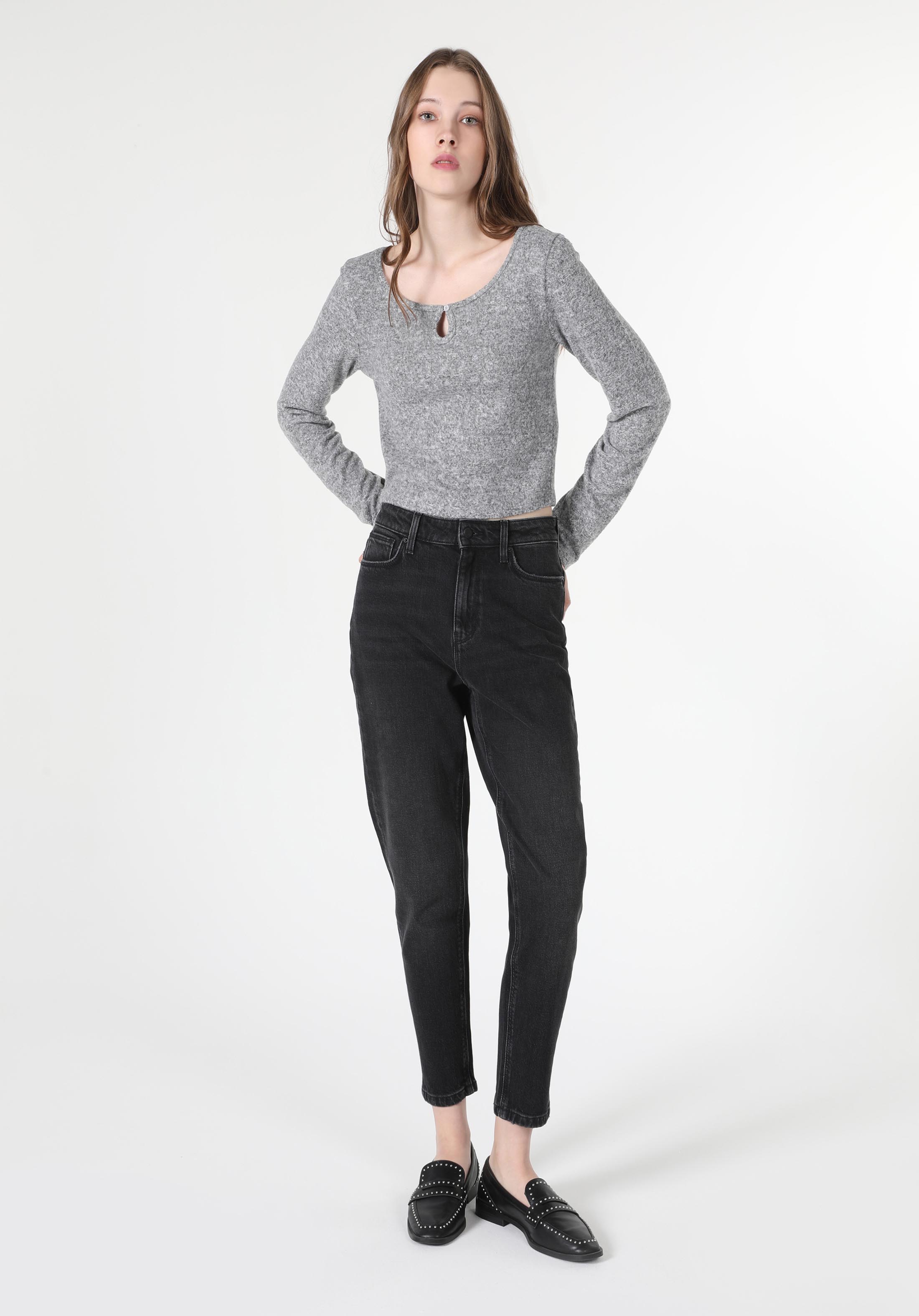Mom Fit Yüksel Bel Daralan Paça Kadın Denim Jean Pantolon