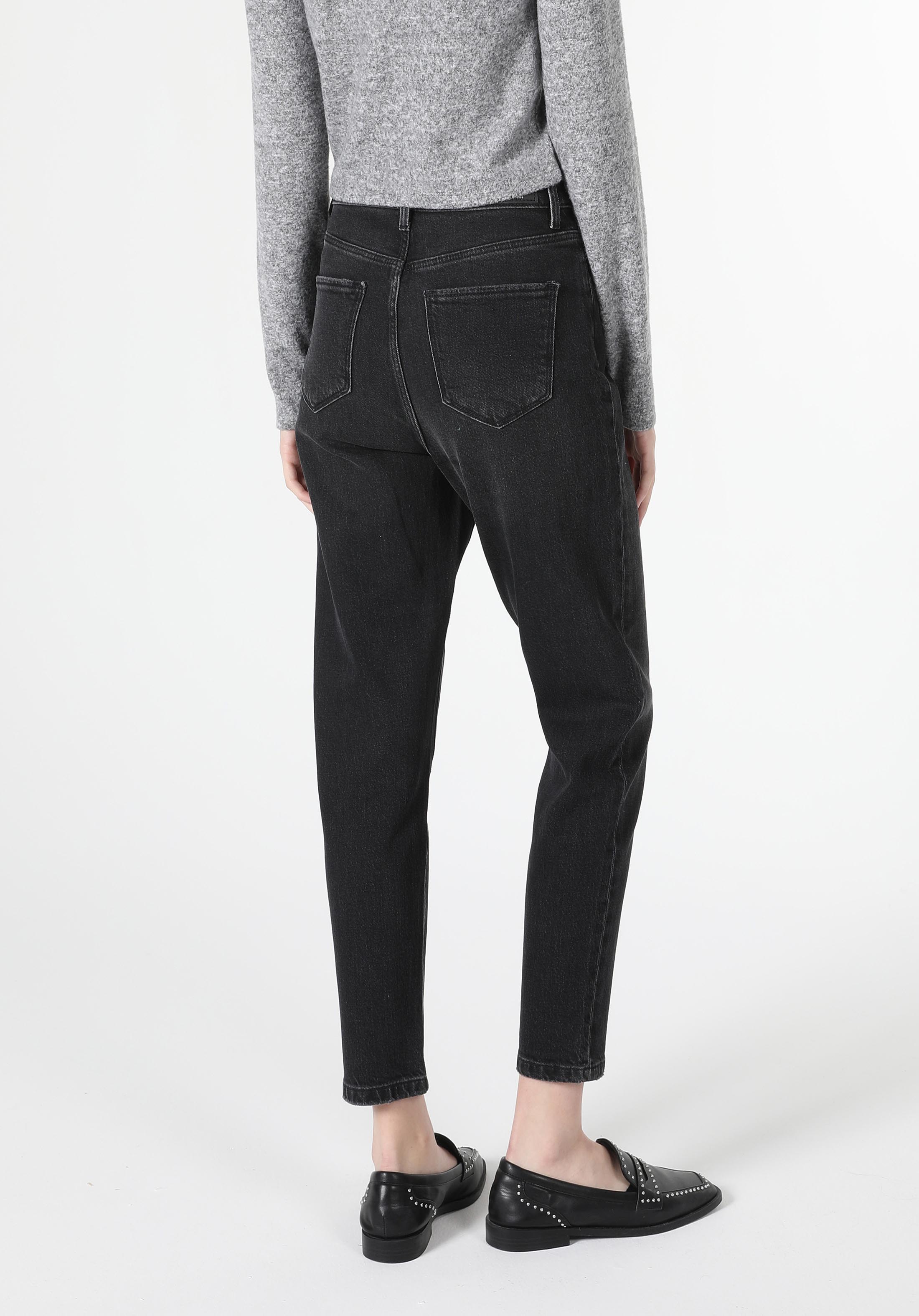 Mom Fit Yüksel Bel Daralan Paça Kadın Denim Jean Pantolon