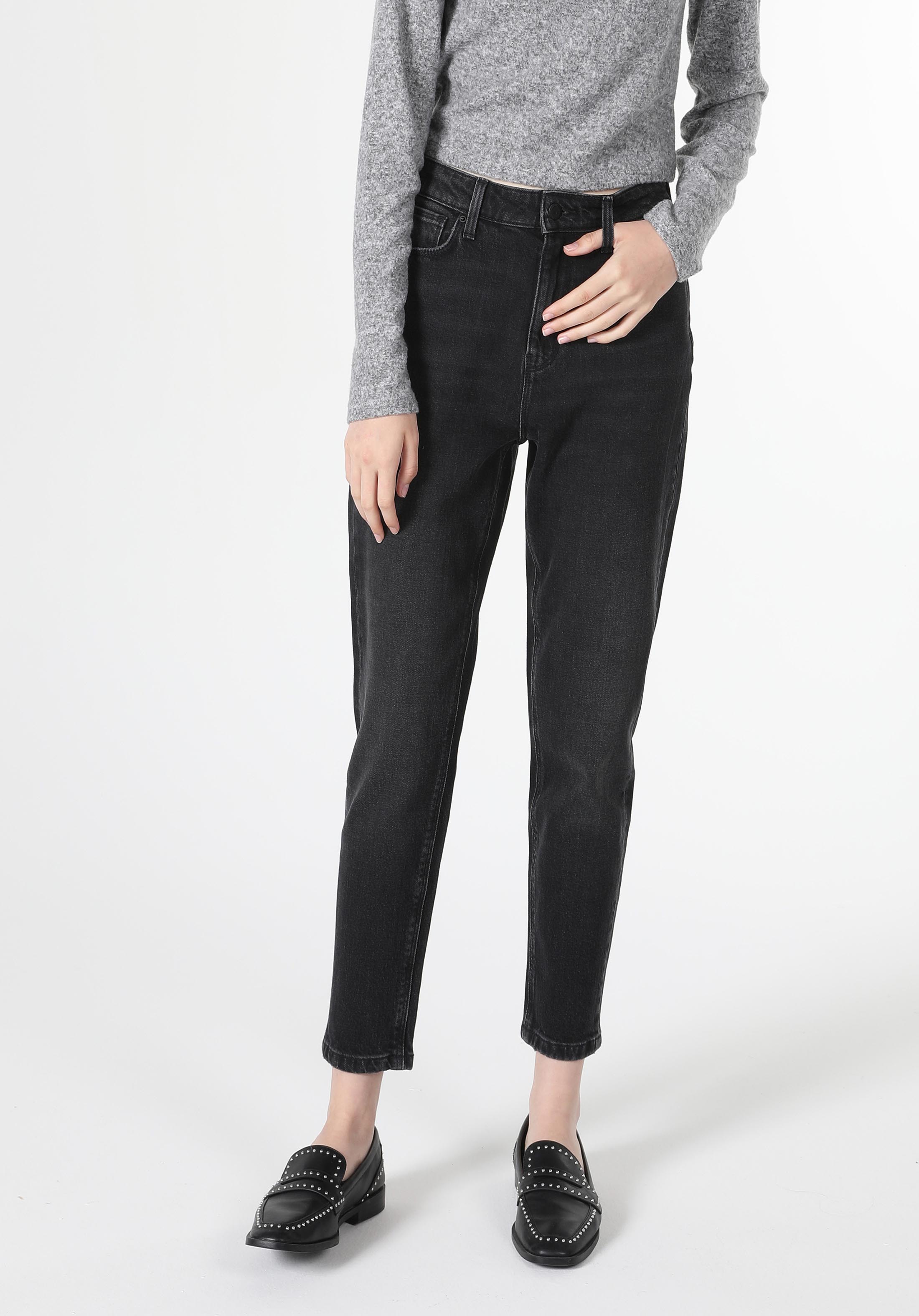 Mom Fit Yüksel Bel Daralan Paça Kadın Denim Jean Pantolon