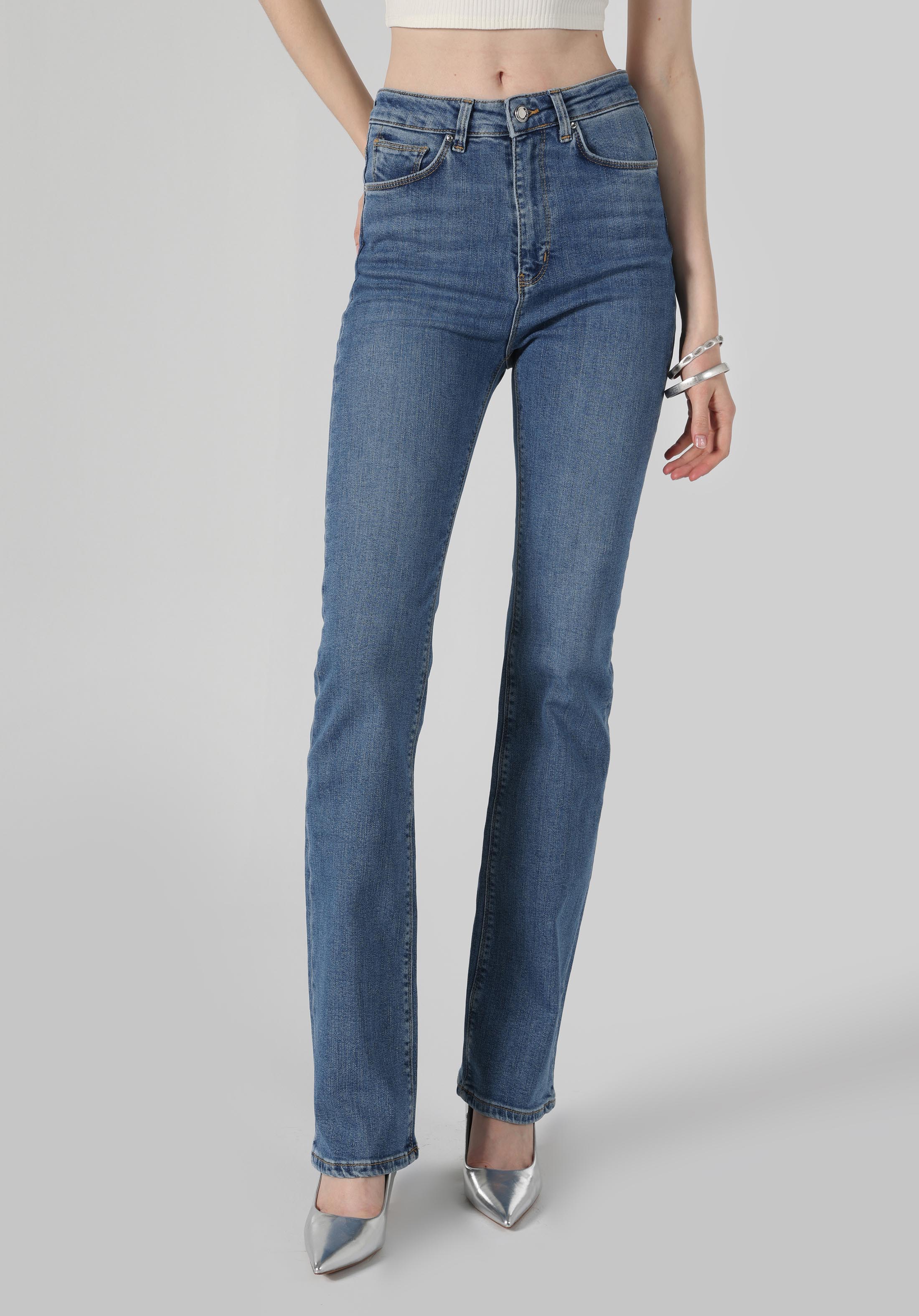 Flare Fit Yüksel Bel Ispanyol Paça Kadın İndigo Jean Pantolon