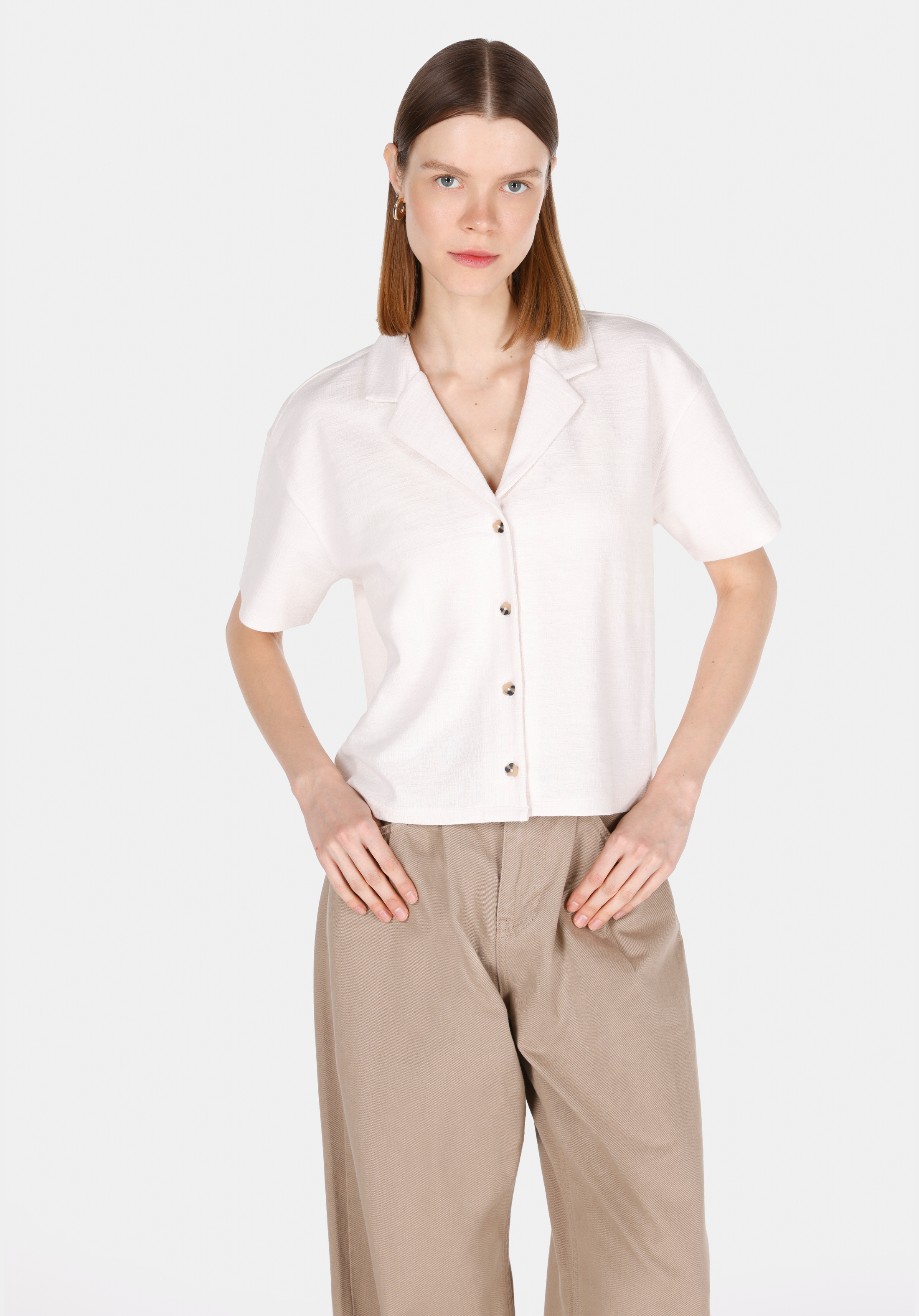Regular Fit Polo Yaka Jakarlı Kadın Beyaz Kısa Kol Tişört