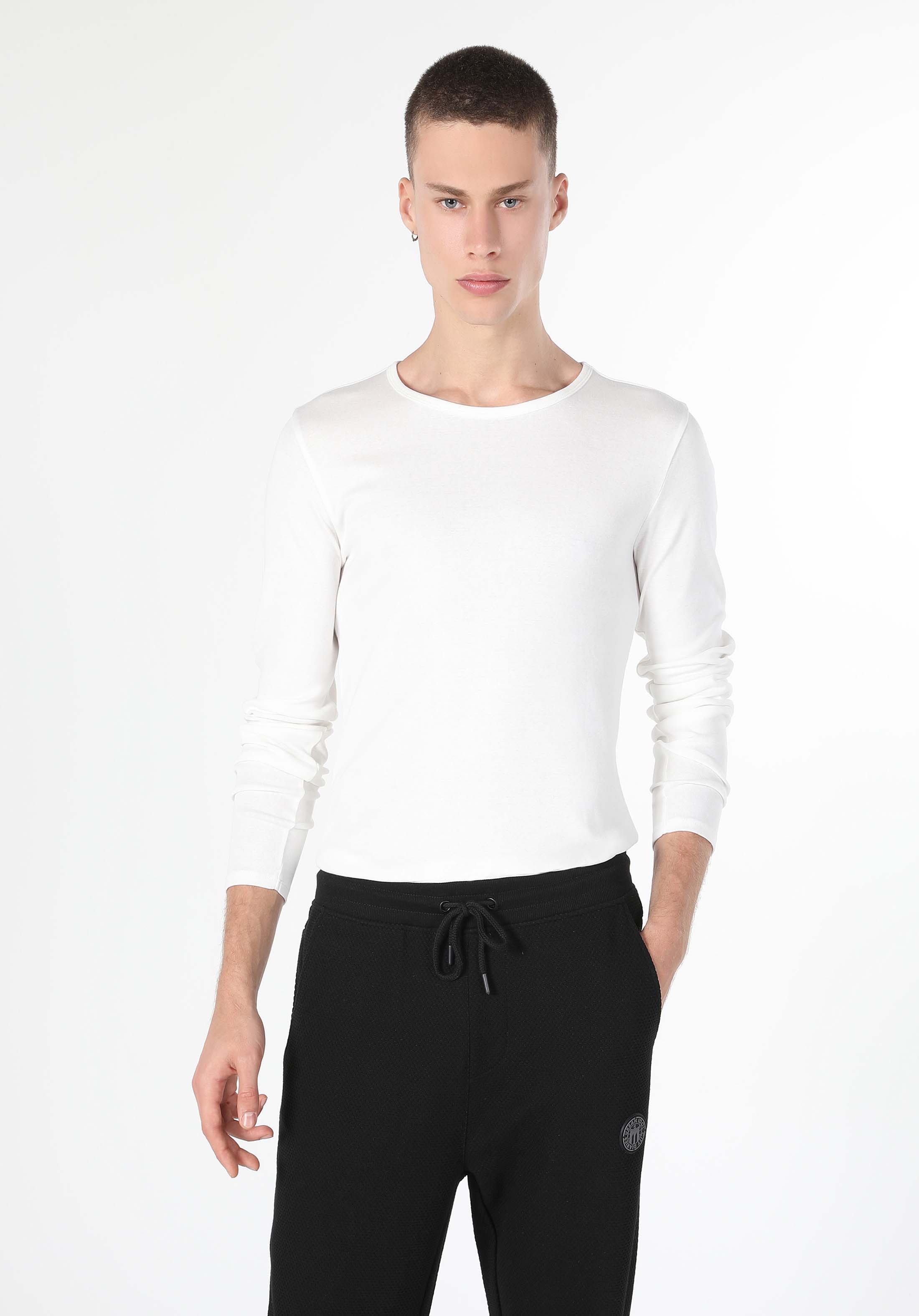 Slim Fit Yuvarlak Yaka Düz Erkek Beyaz Uzun Kol Tişört